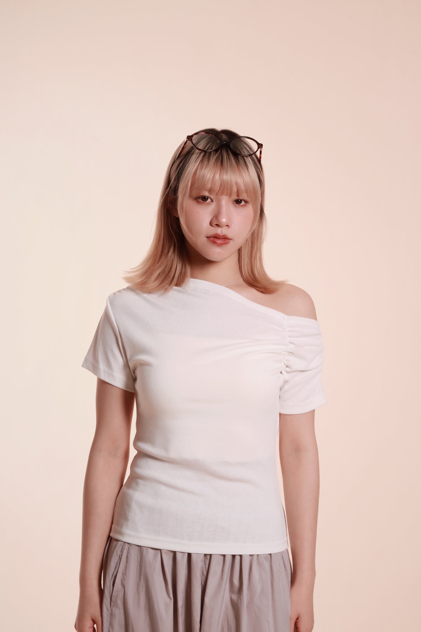Asymmetry Top (White)