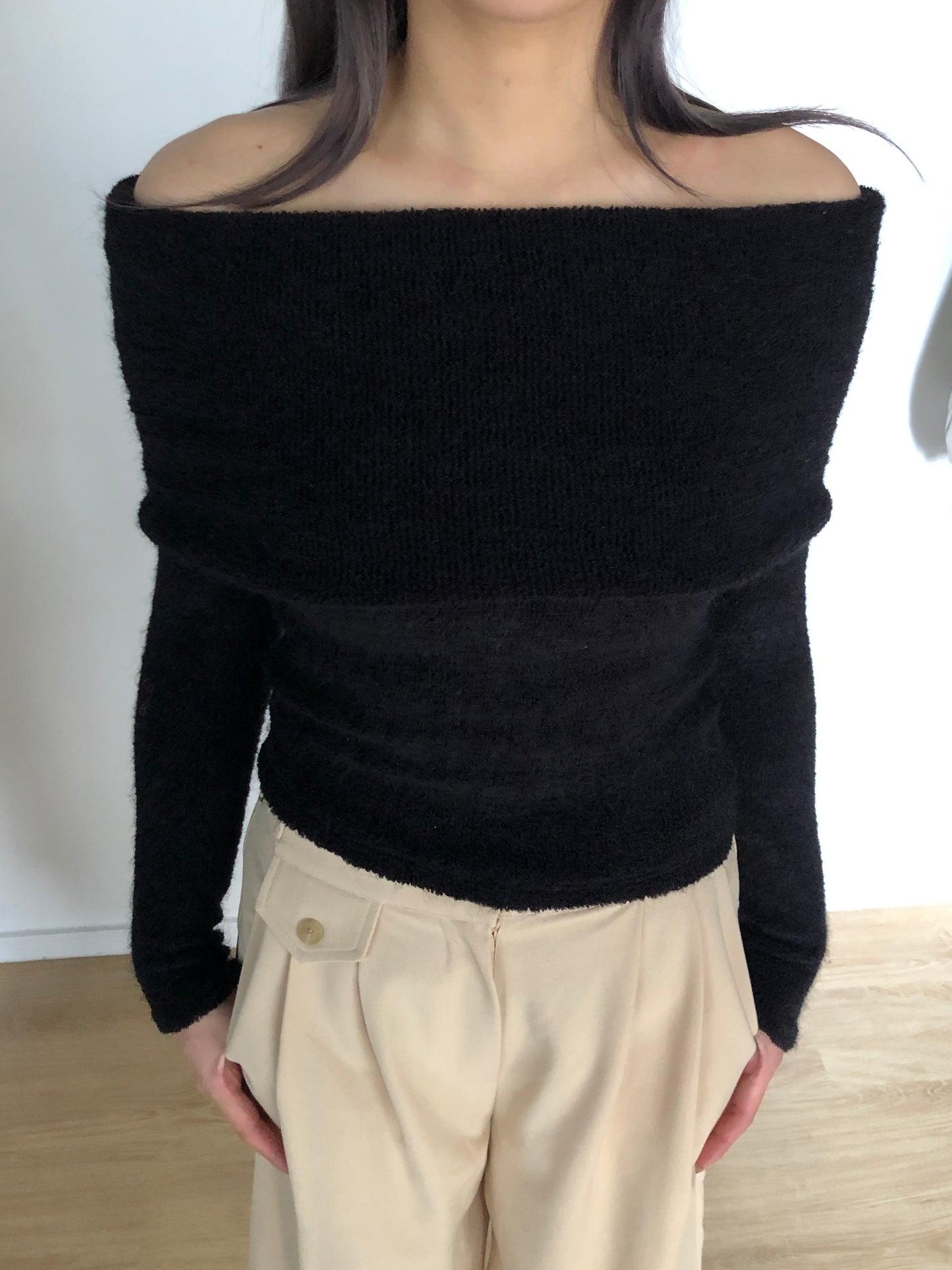Momo Off Shoulder Top (Black)