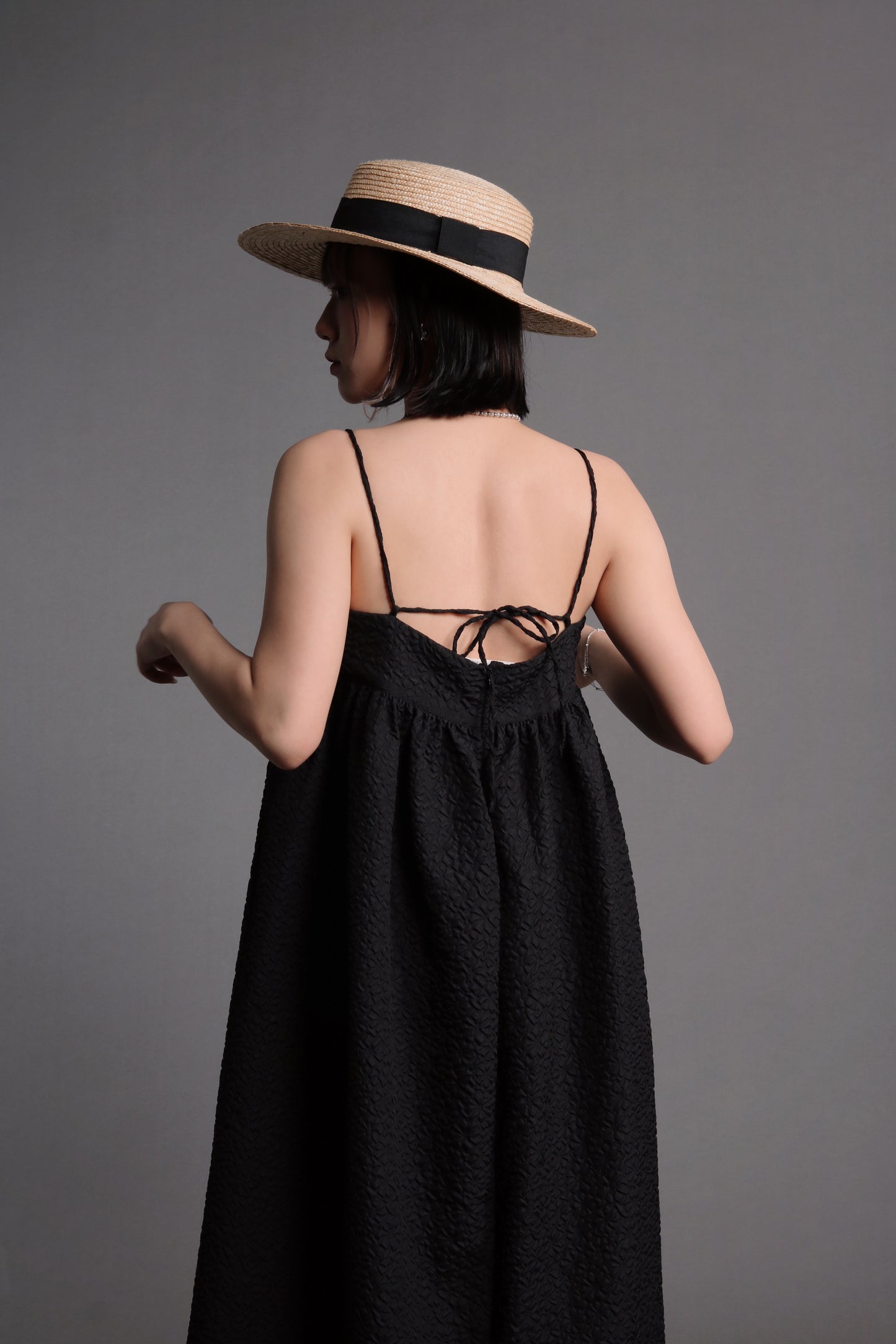 Textured Sleeveless Dress (Black)