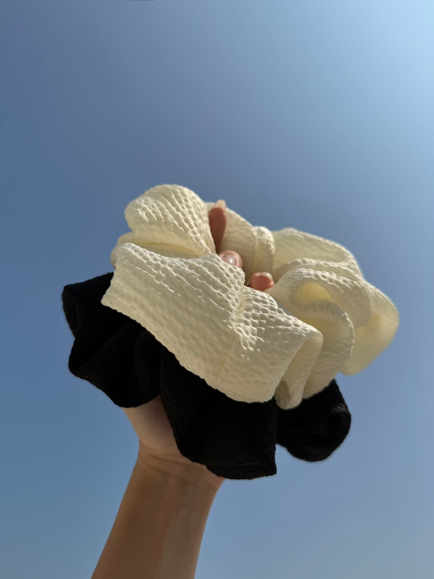 Lola Scrunchie (Black/White)