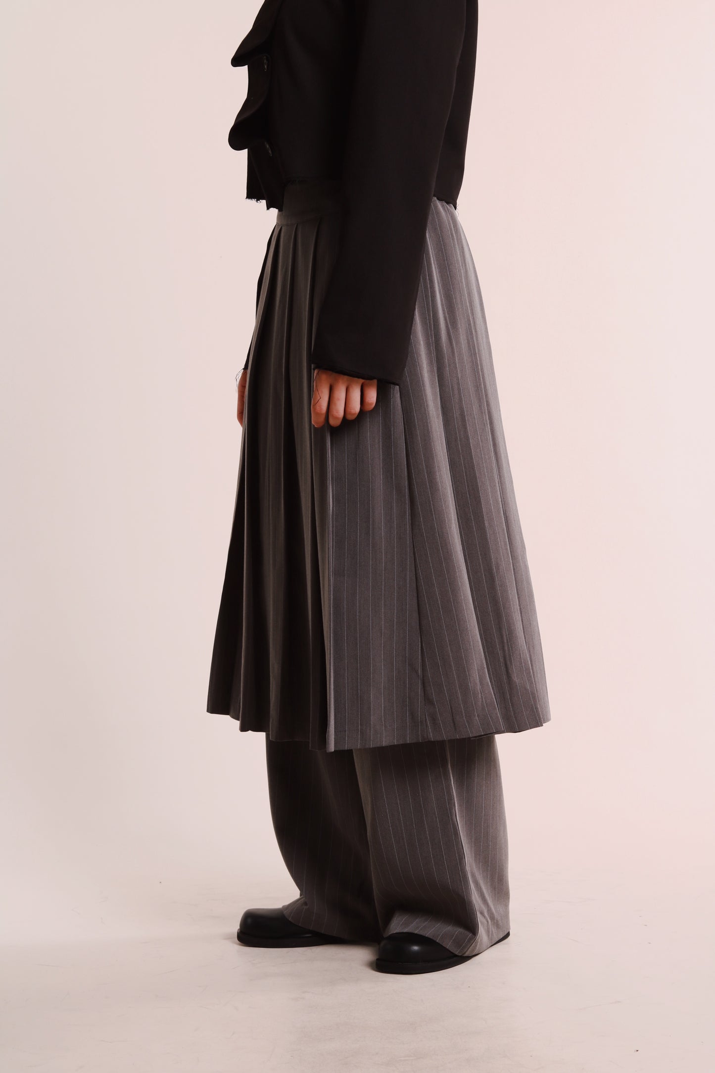 Layered Pleat Pants (Charcoal)