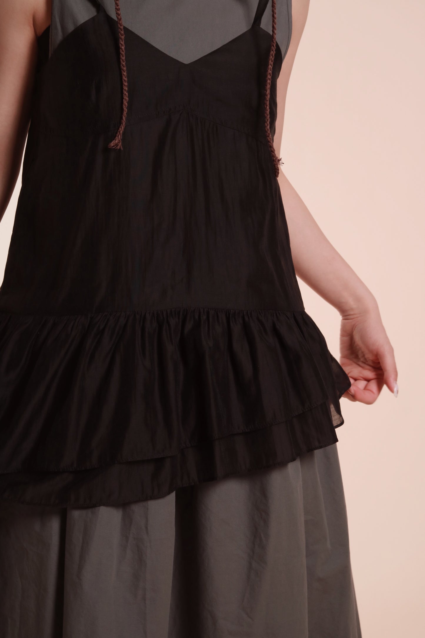 Ruffle Sleeveless Top (Black)