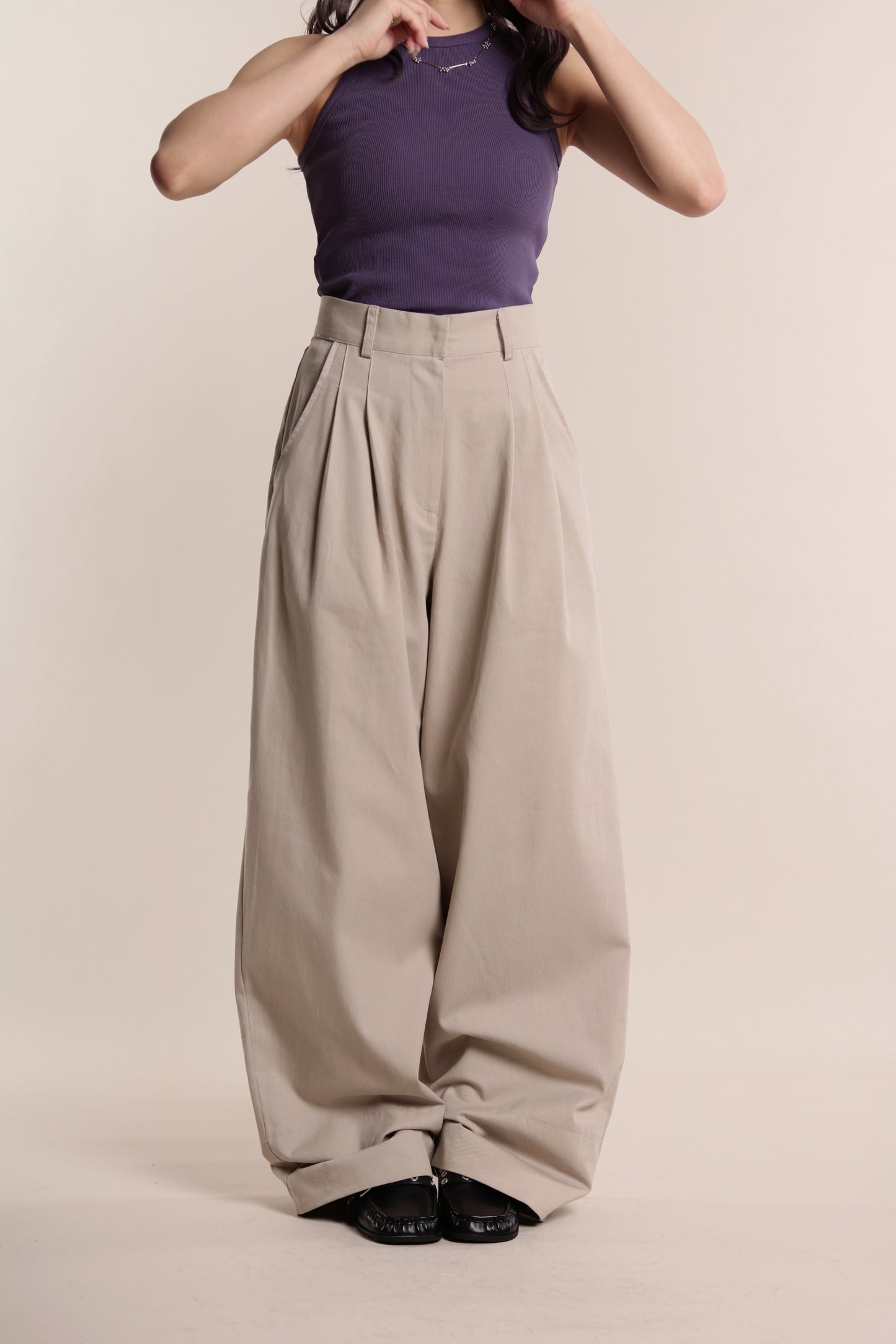 Check Detail Pleated Pants (Beige)