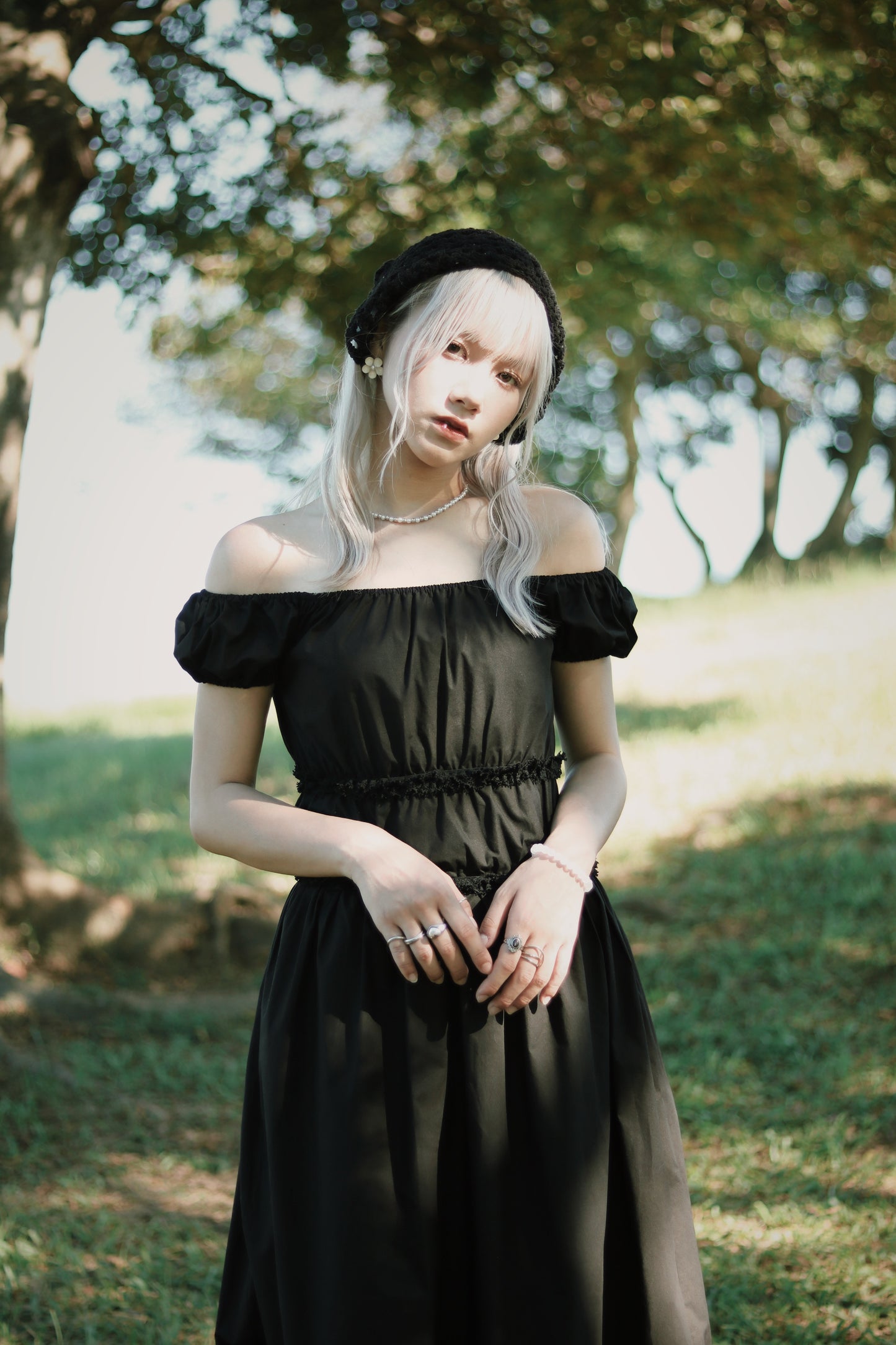 Triangle Head Scarf (Beige/Baby Blue/Black/Red)