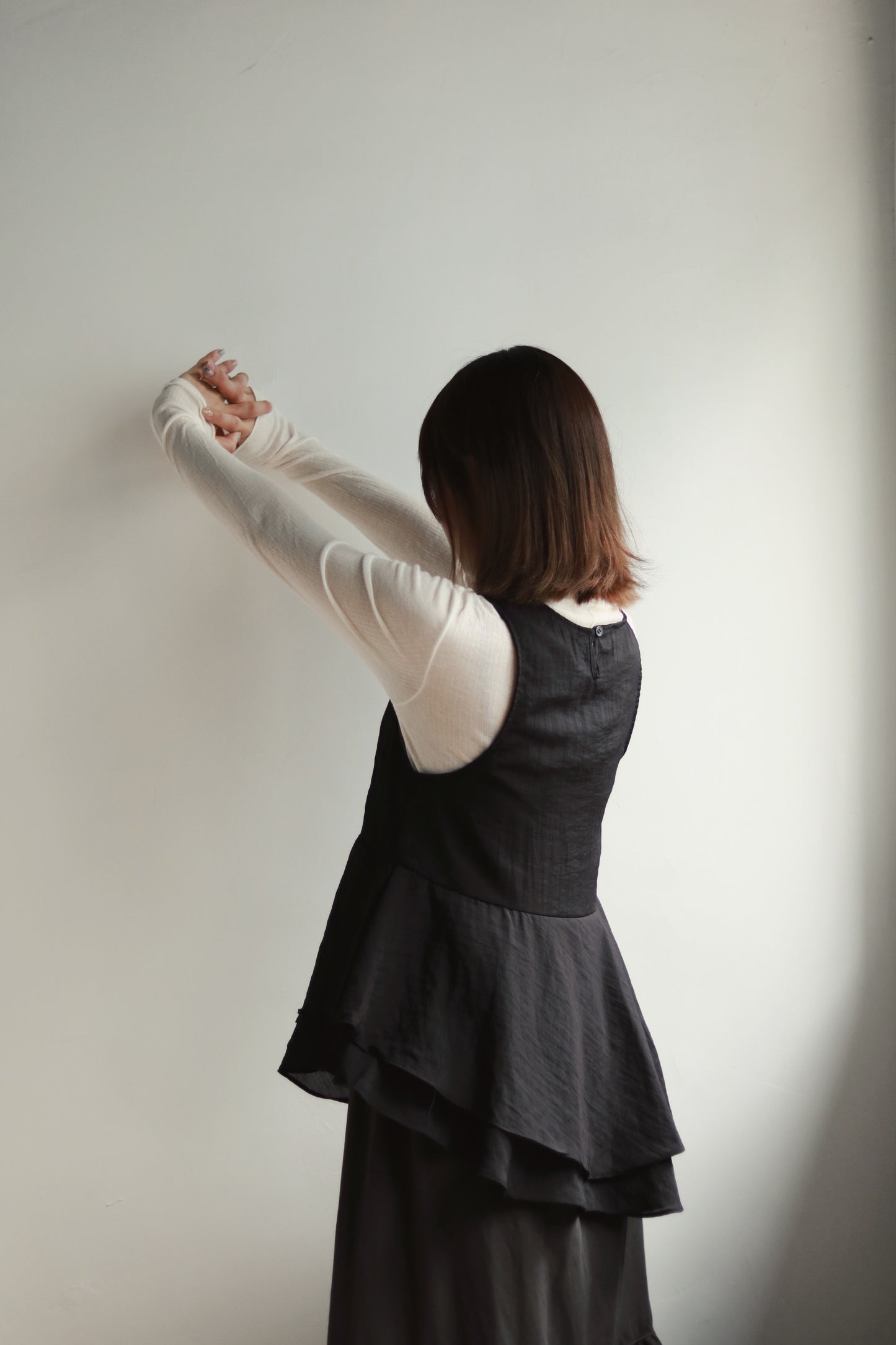 Ruffle Sleeveless Top (Black)