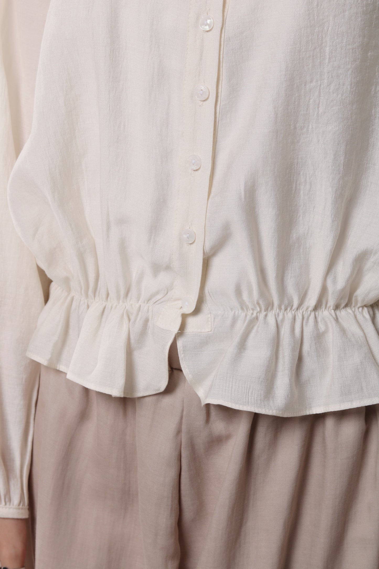 Retro Ruffle Shirt (Ivory)