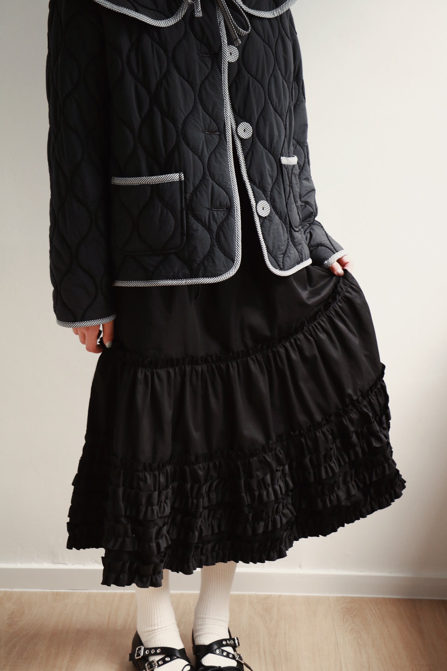 Retro Ruffle Skirt (Black)
