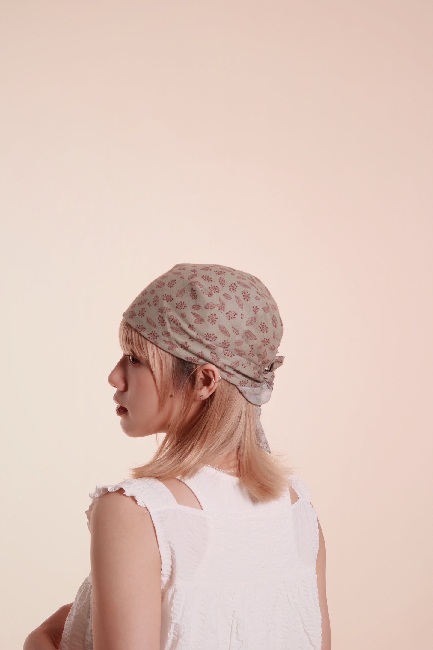 Floral Grass Scarf (Green/Navy/White)