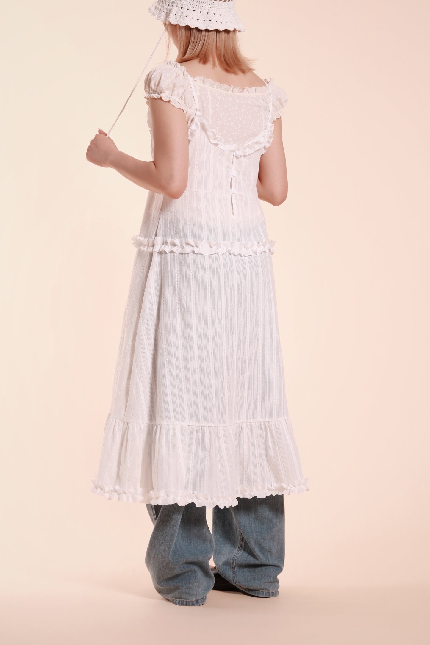 Frill Sleeveless Dress (White)