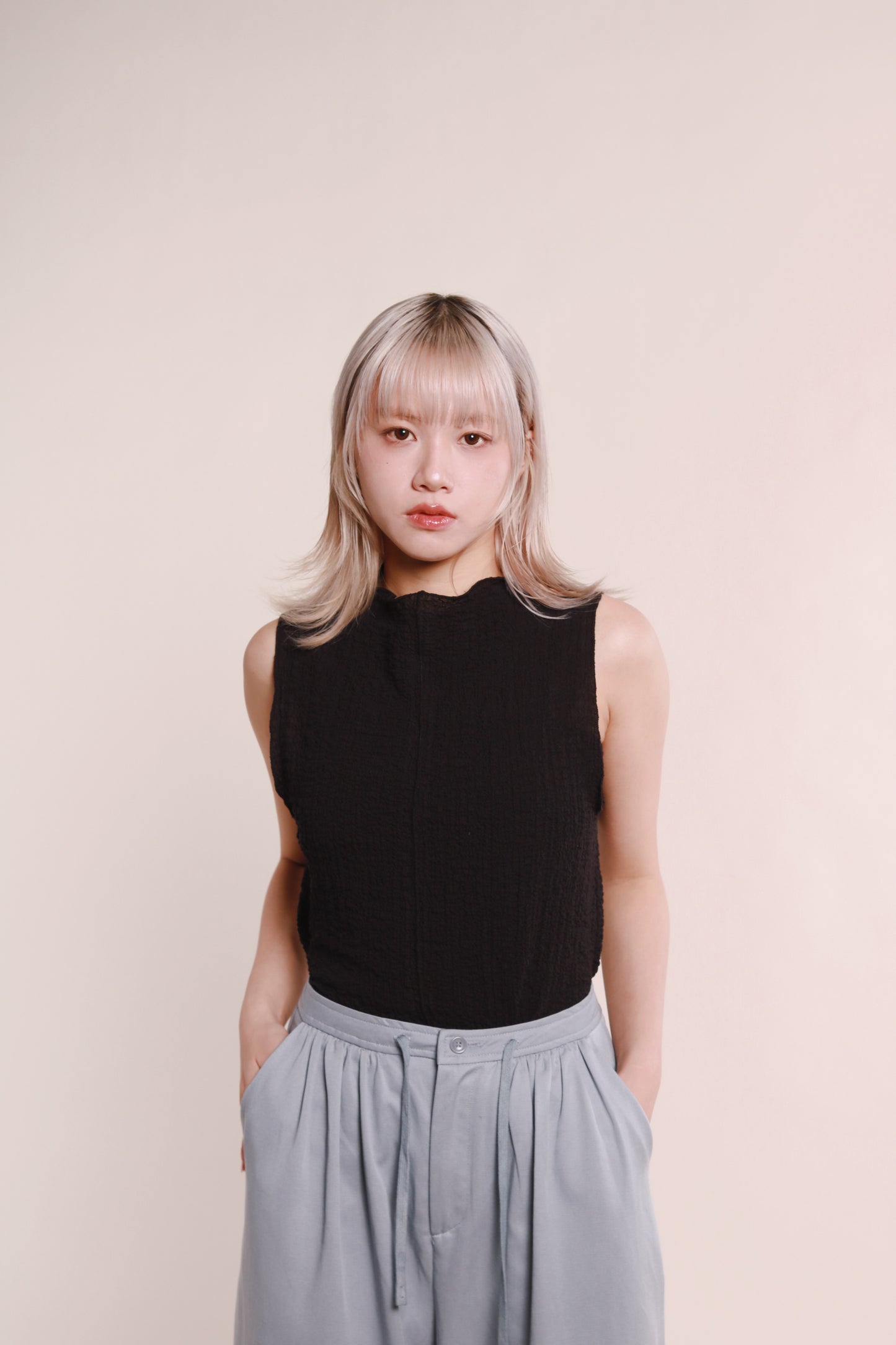 Ruffle Sleeveless Top (Black)