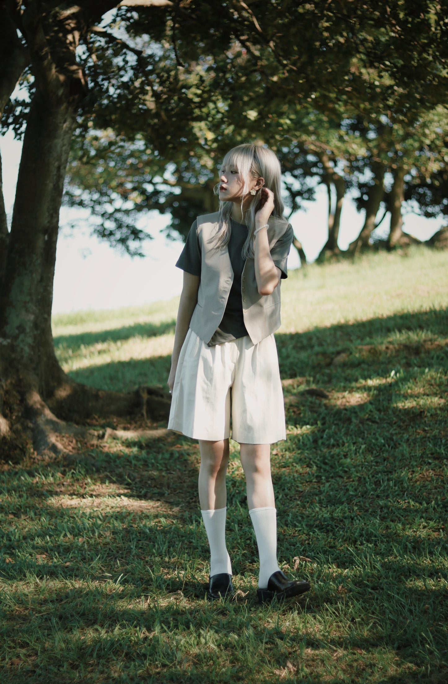 Classic Vest (Beige)