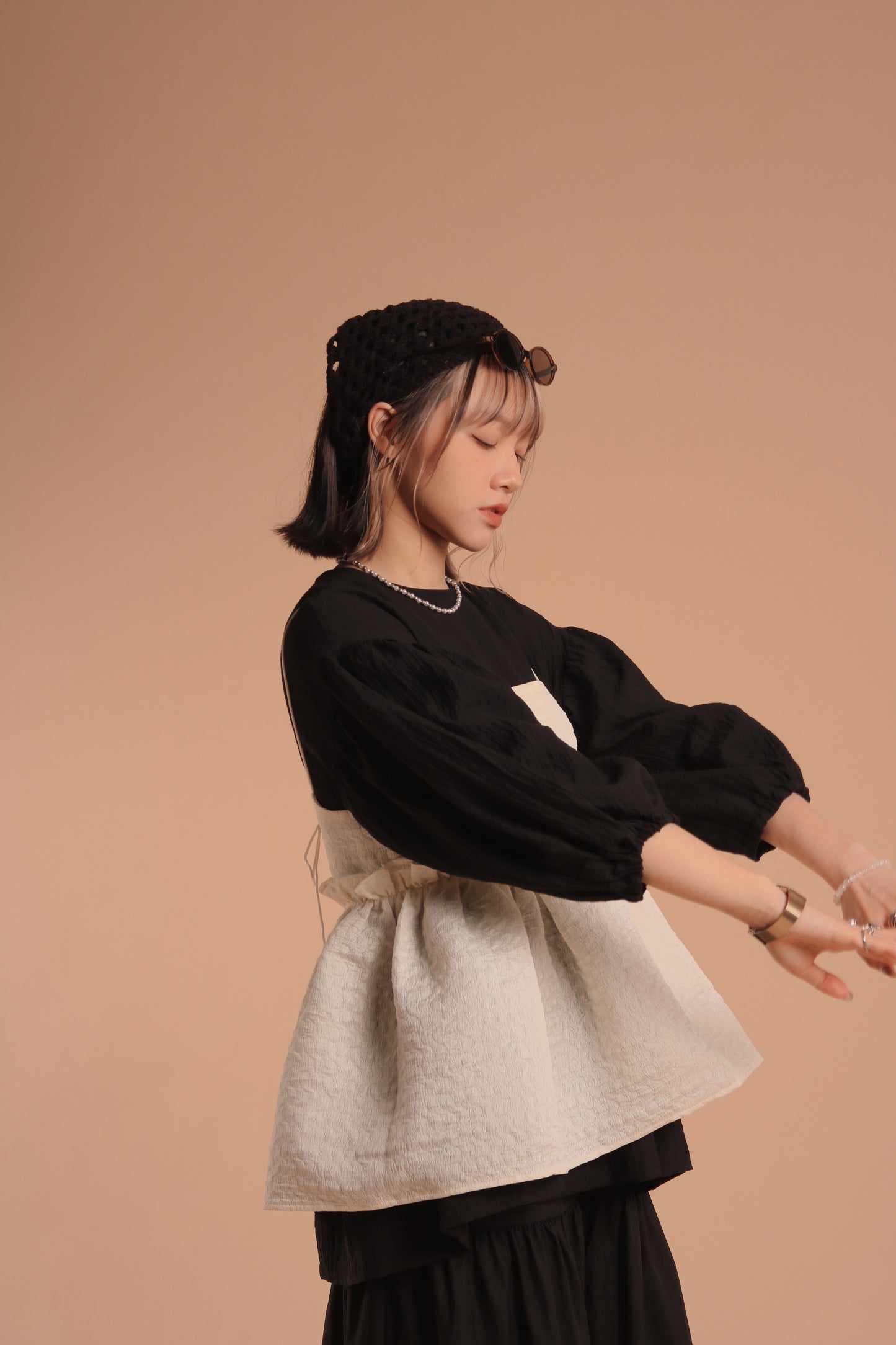 Doll Puff Sleeve Blouse (Black)