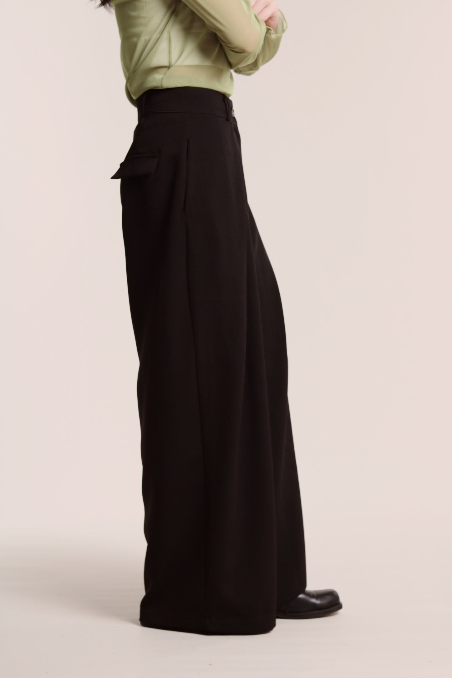 Spring Pleat Pants (Black)
