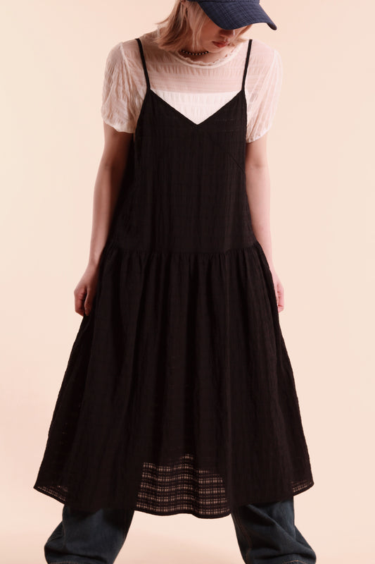 Textured Sleeveless Dress (Black)