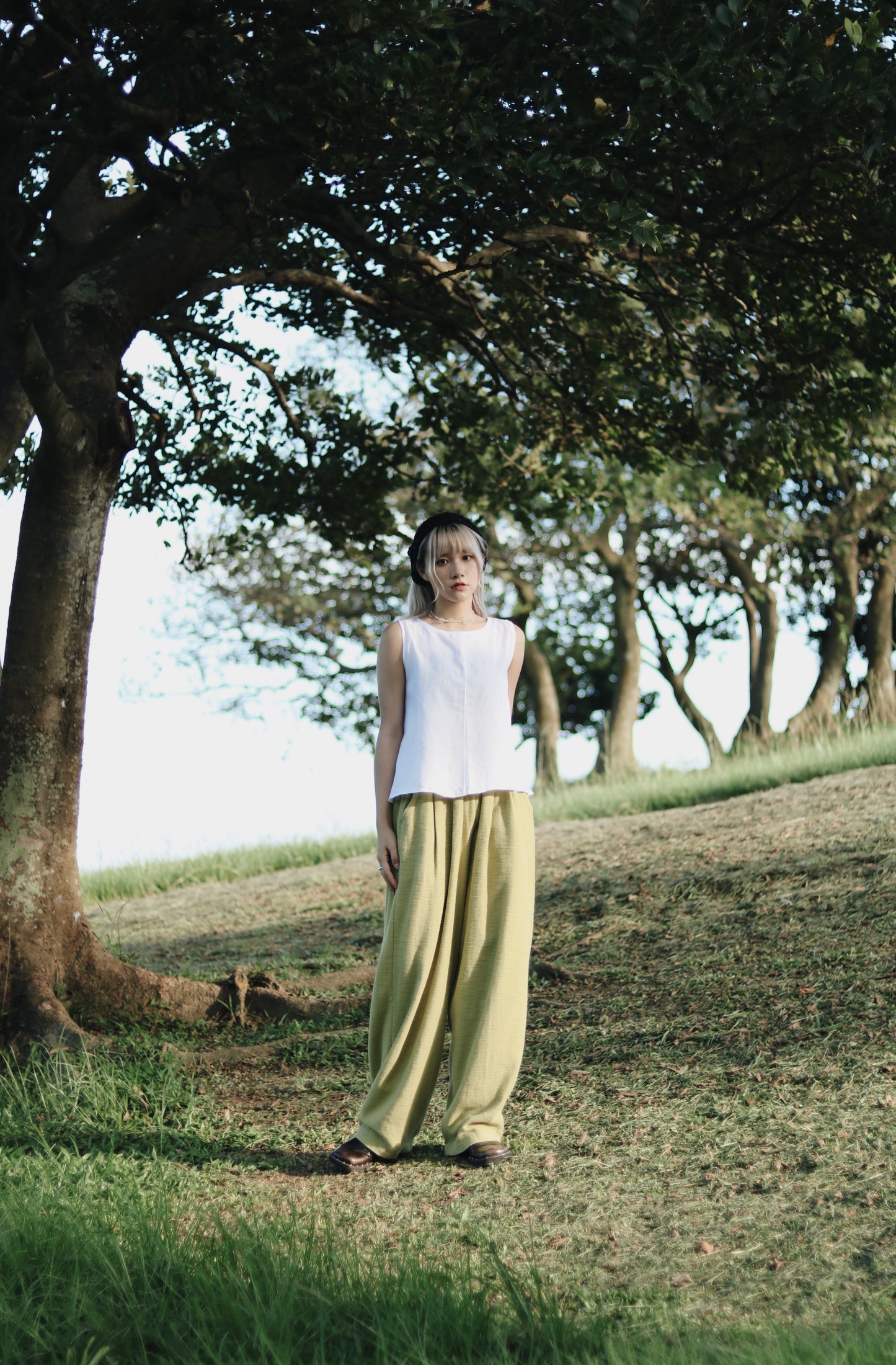 Daily Sleeveless Top (White)