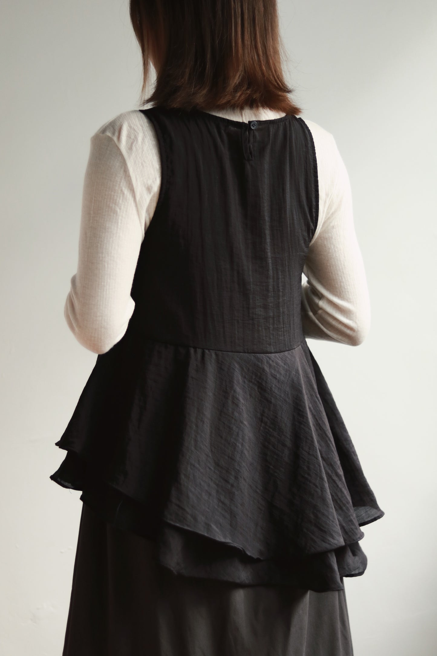 Ruffle Sleeveless Top (Black)