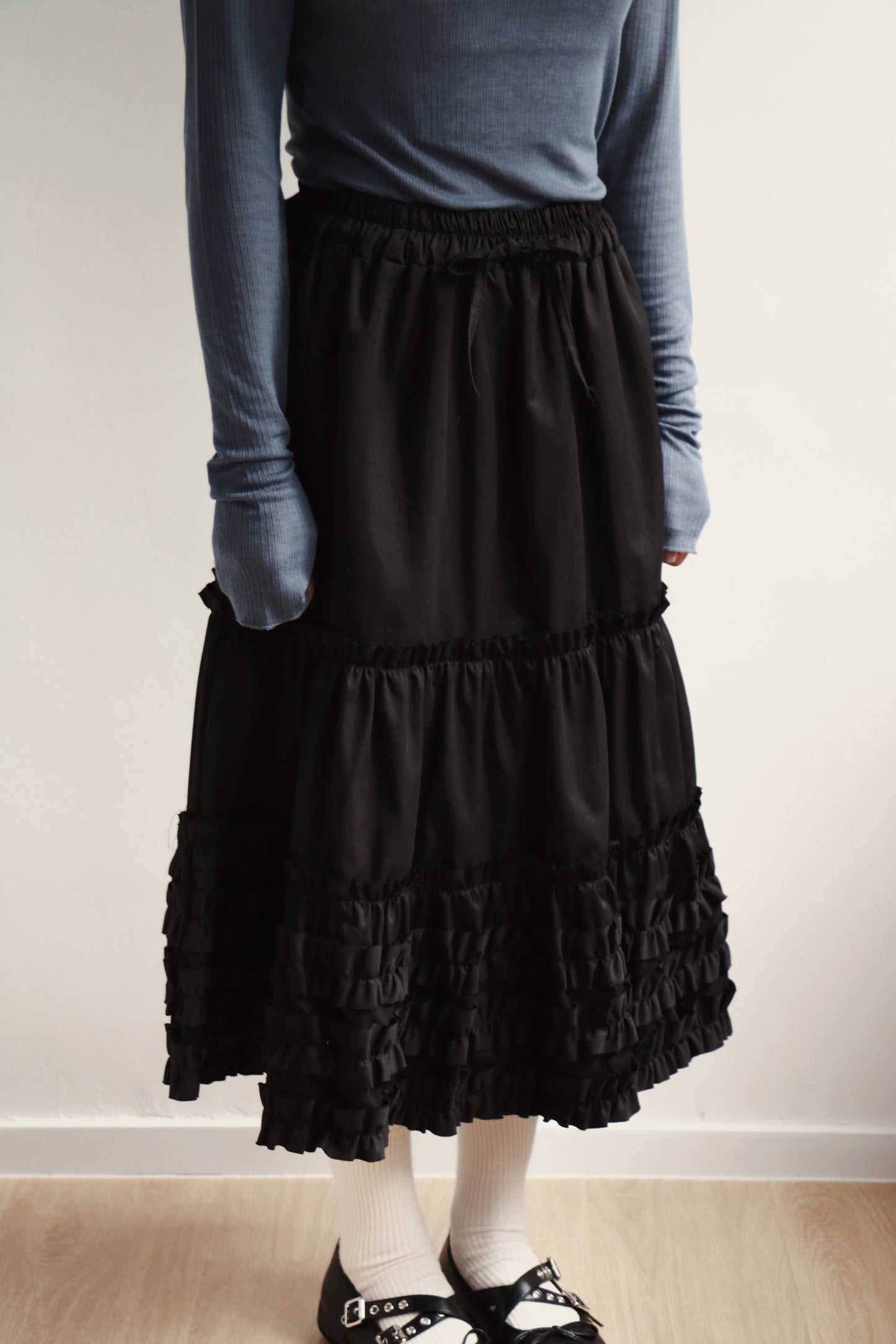 Retro Ruffle Skirt (Black)