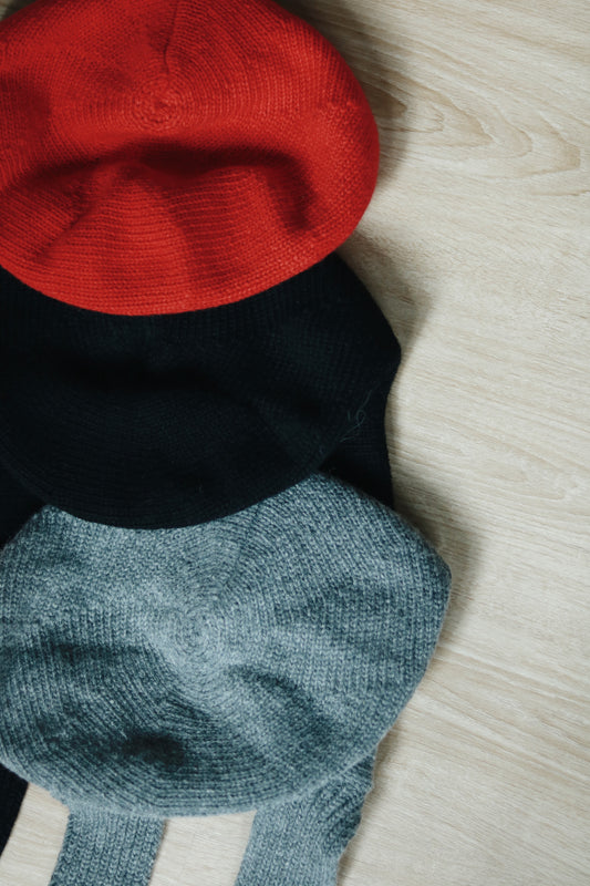 Doll Beret (Black/Grey/Red)