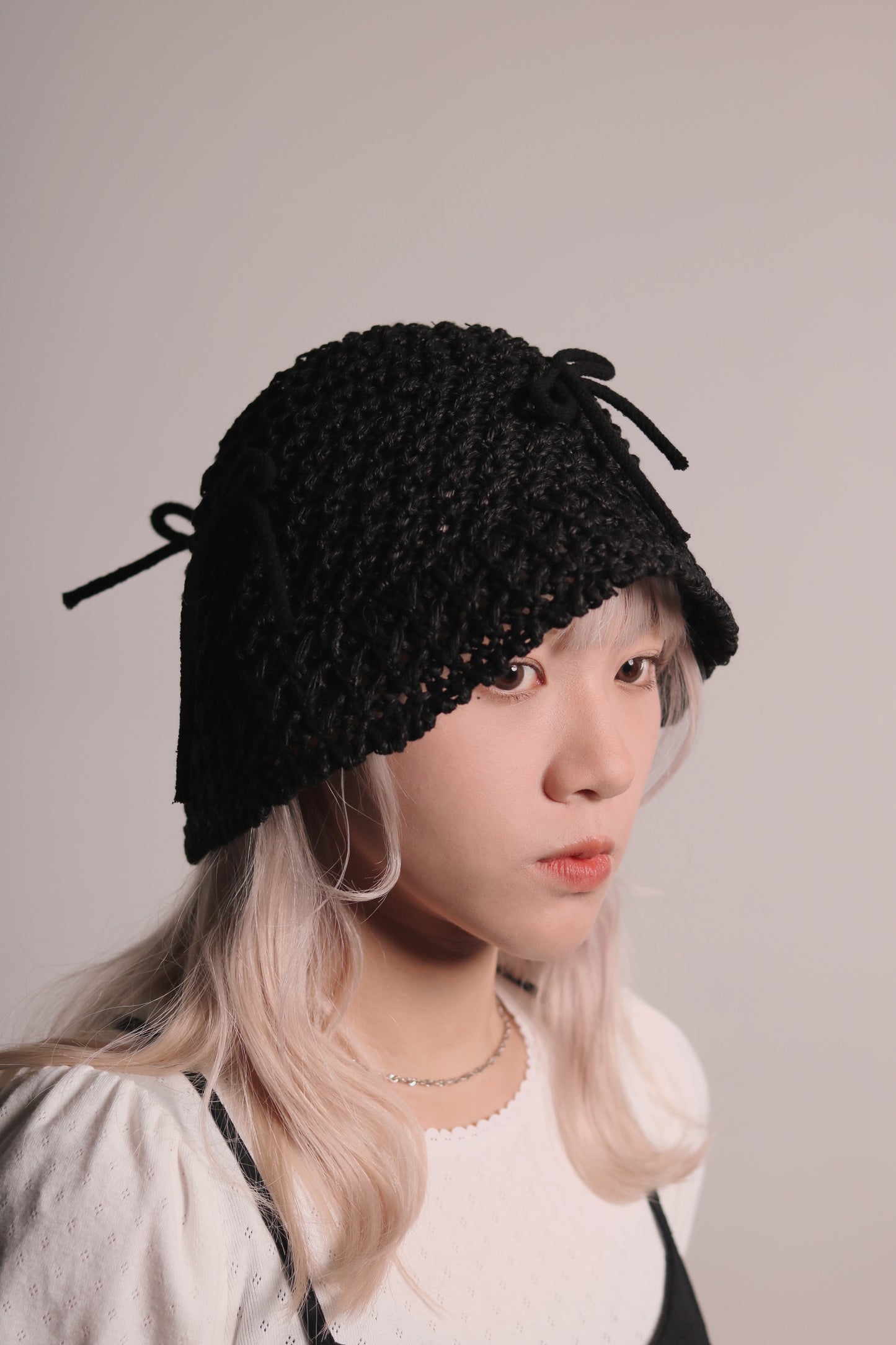 Ribbon Knit Hat (Black/Ivory)
