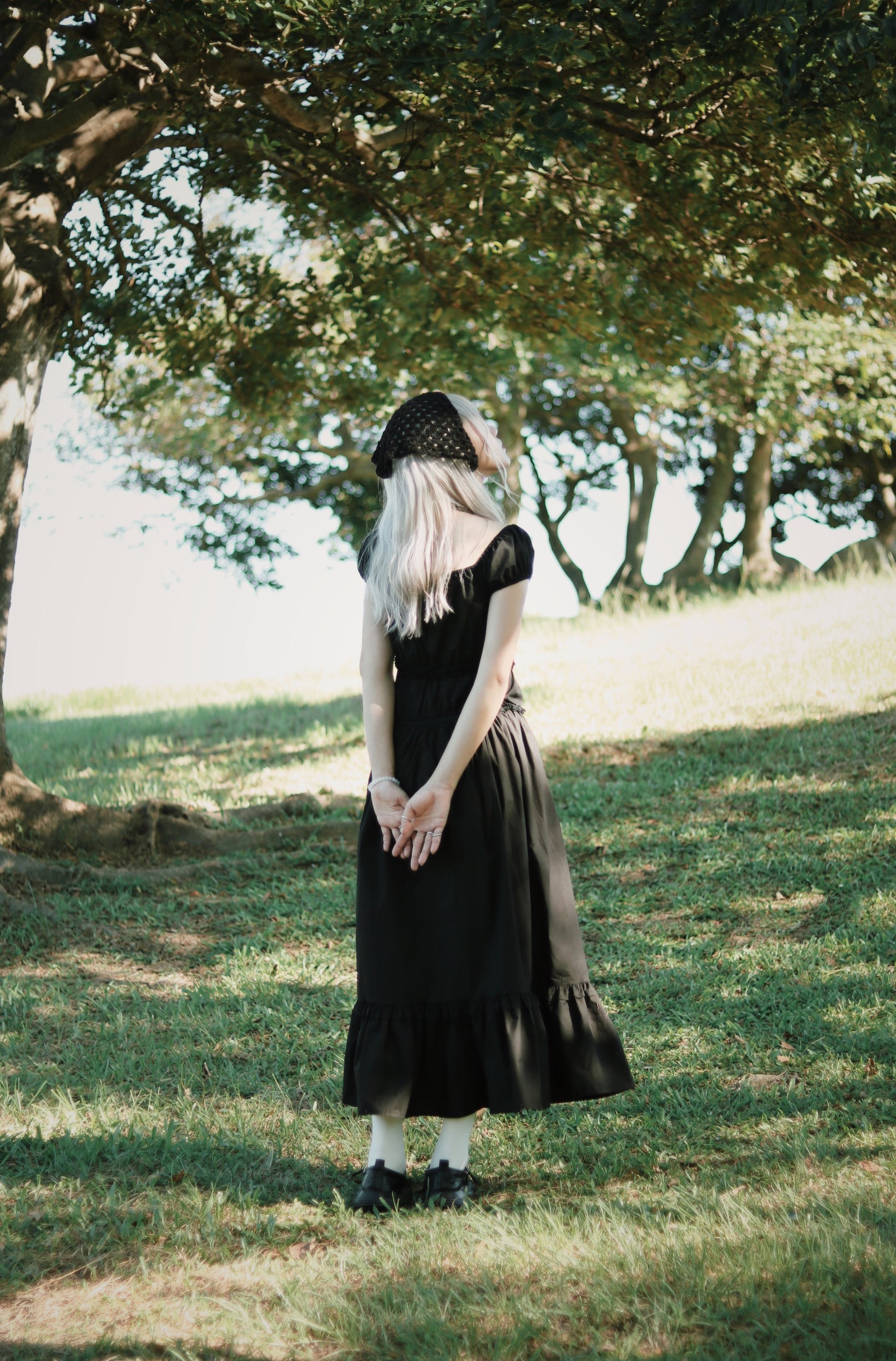 Triangle Head Scarf (Beige/Baby Blue/Black/Red)