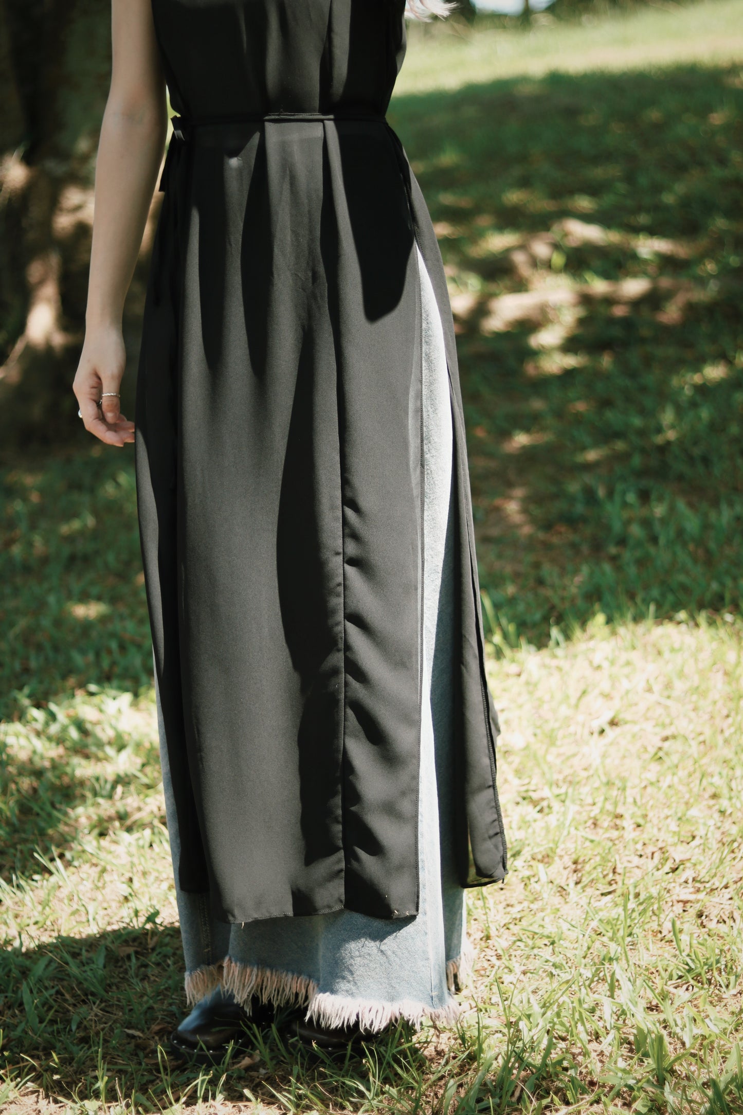 Double Slit Dress (Black)