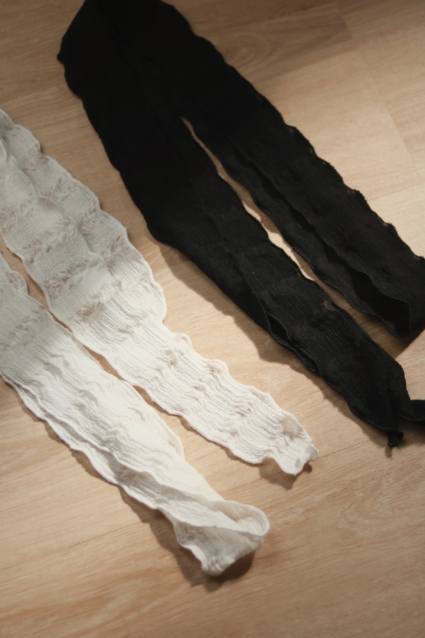 Summer Scarf (Black/White)