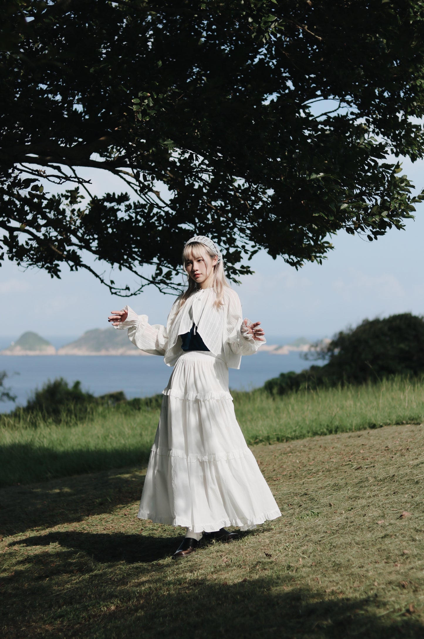 Flora Cropped Shirt (White)