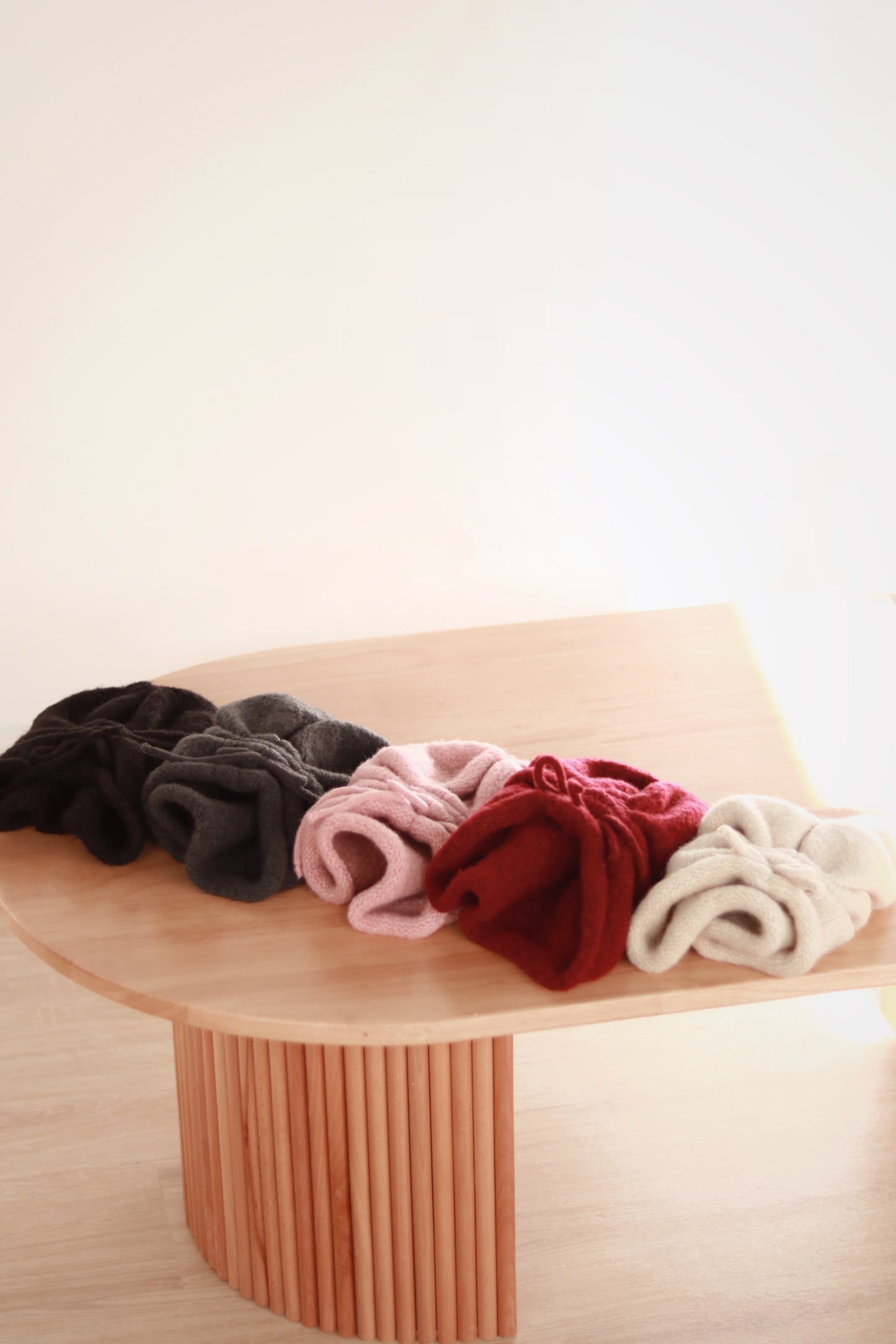 Gathered Ribbon Beanie (Beige/Black/Charcoal/Pink/Red)