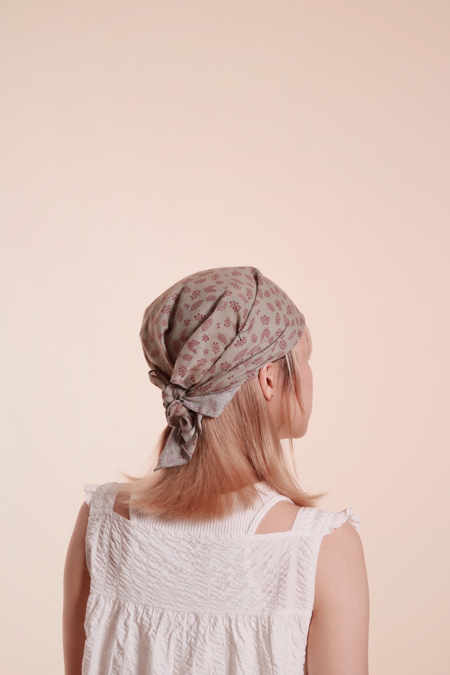 Floral Grass Scarf (Green/Navy/White)