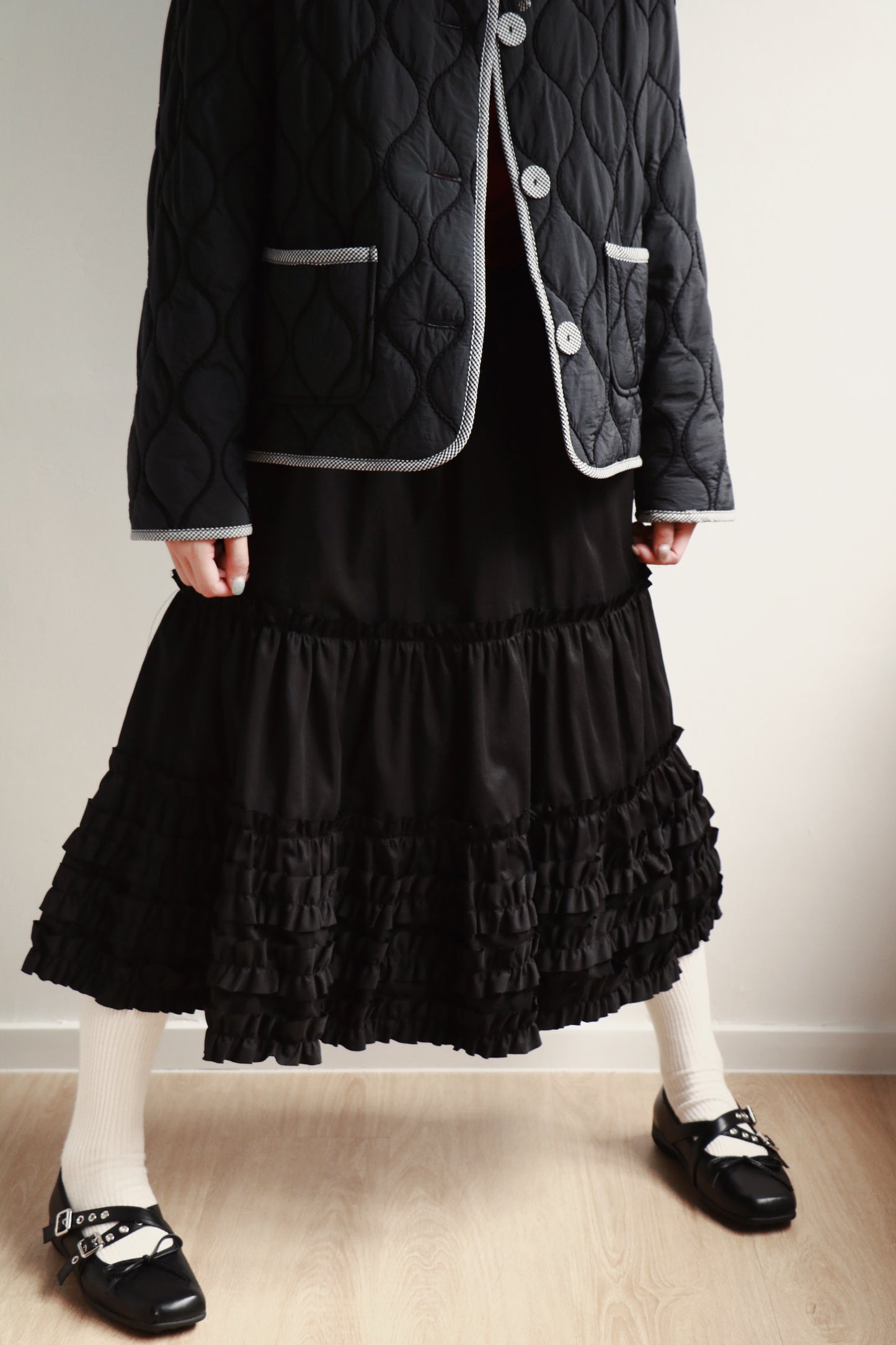 Retro Ruffle Skirt (Black)