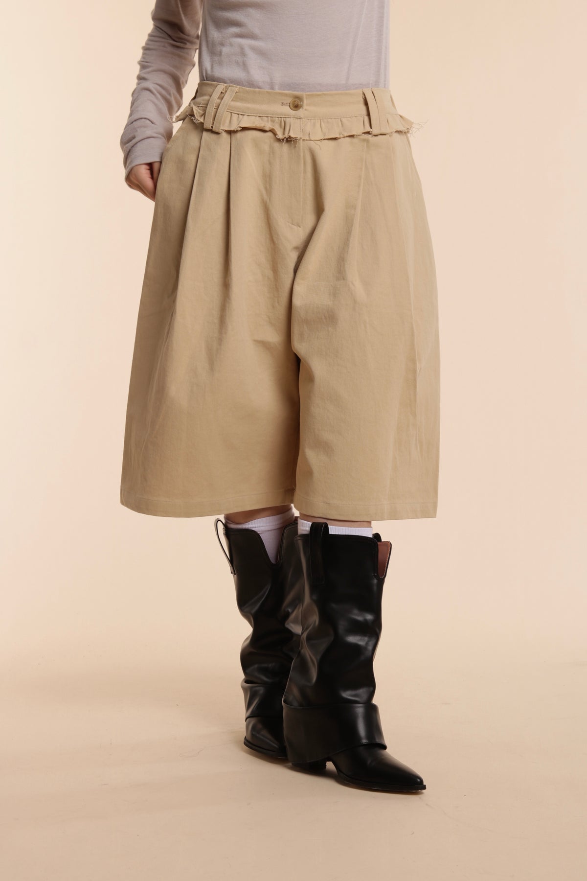 Ruffle Shorts (Beige)