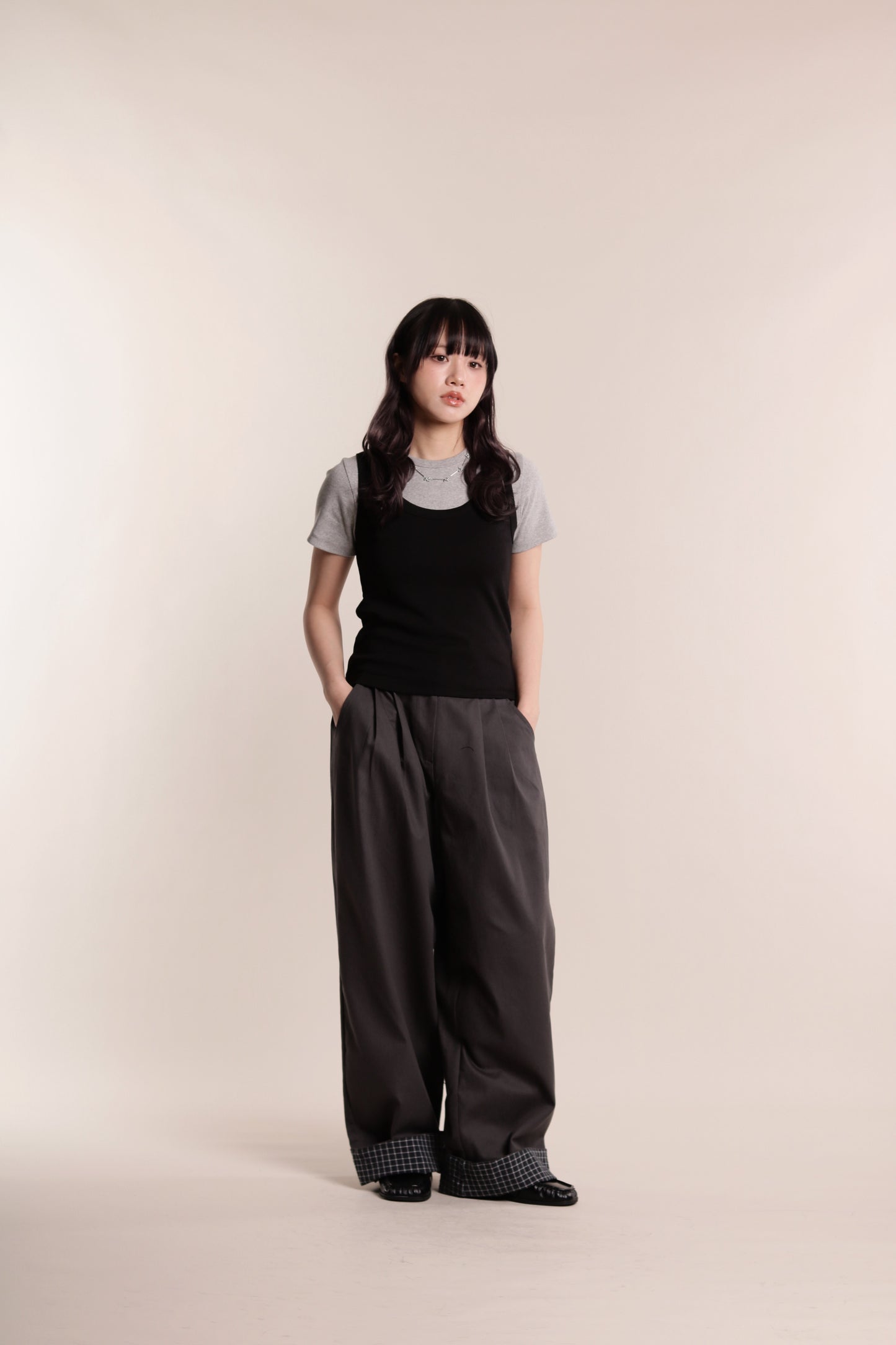Check Detail Pleated Pants (Charcoal)