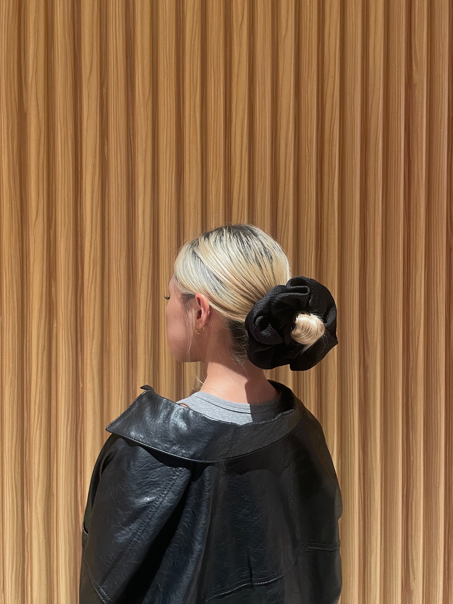 Lola Scrunchie (Black/White)