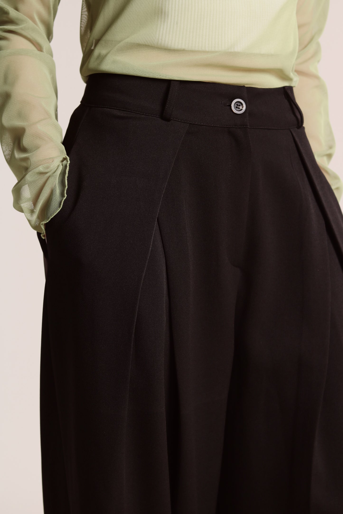 Spring Pleat Pants (Black)