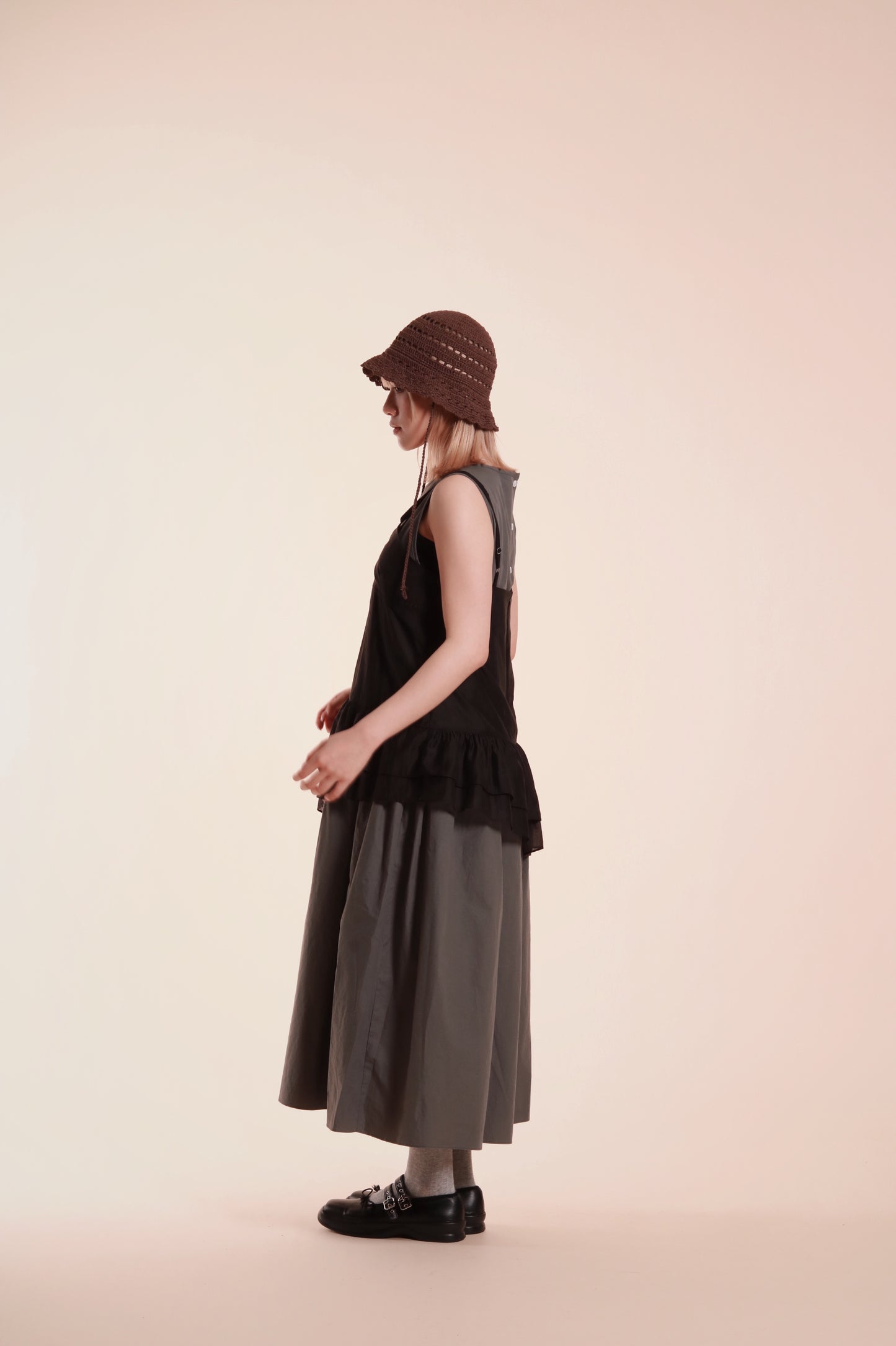 Ruffle Sleeveless Top (Black)