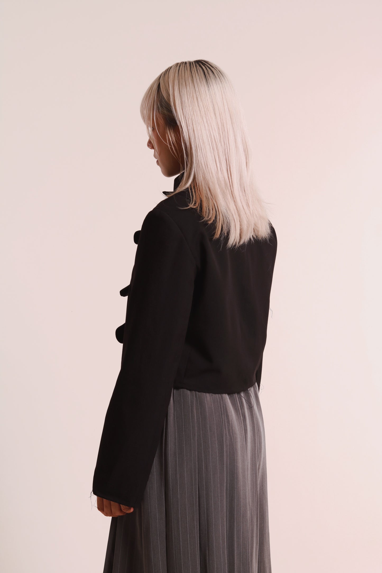 Gentle Pleat Jacket (Black)