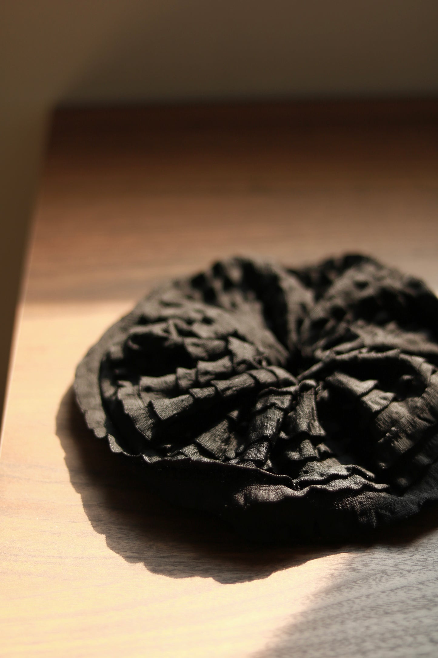 Ruffle Scrunchie (Black/White)