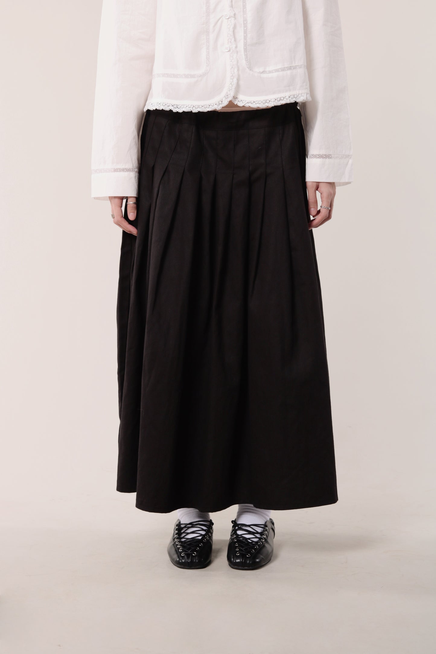 Pleated Skirt (Black)