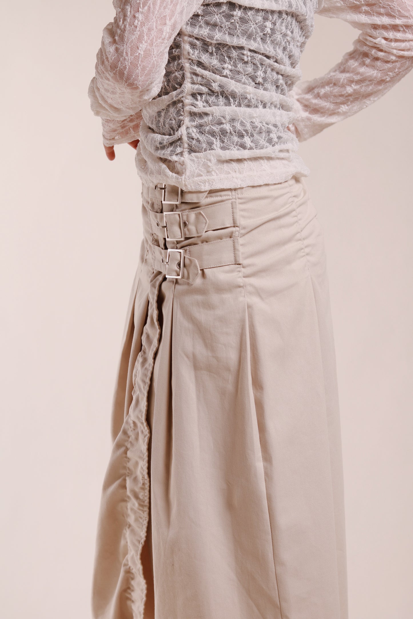 Doll Buckle Skirt (Beige)