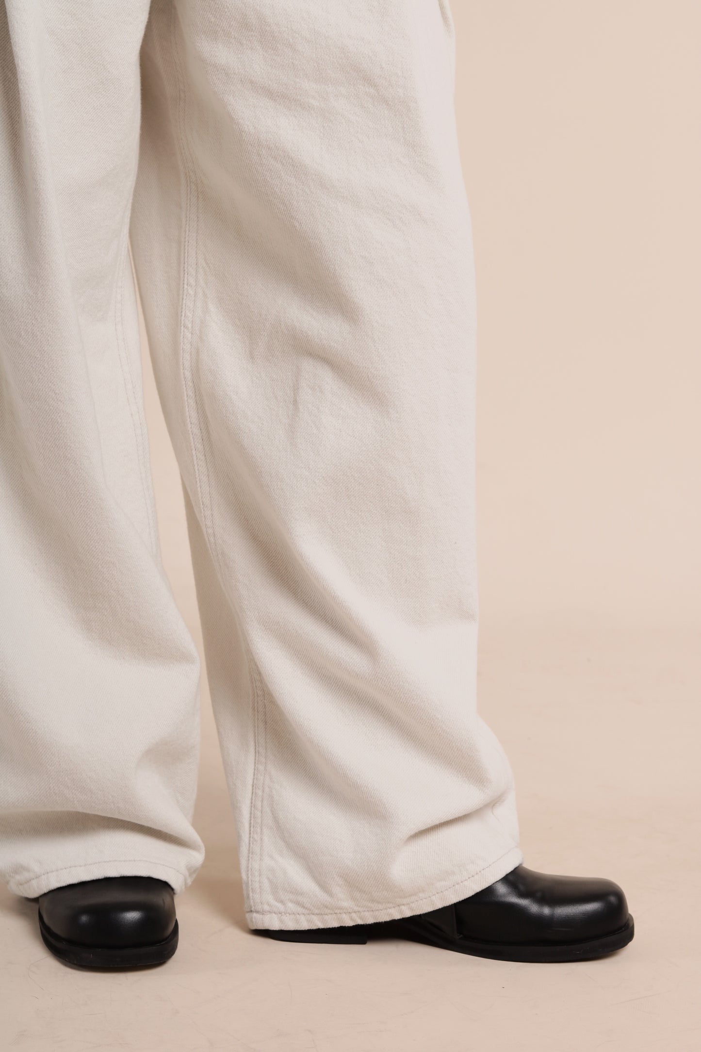 Nolan Pleat Pants (White)