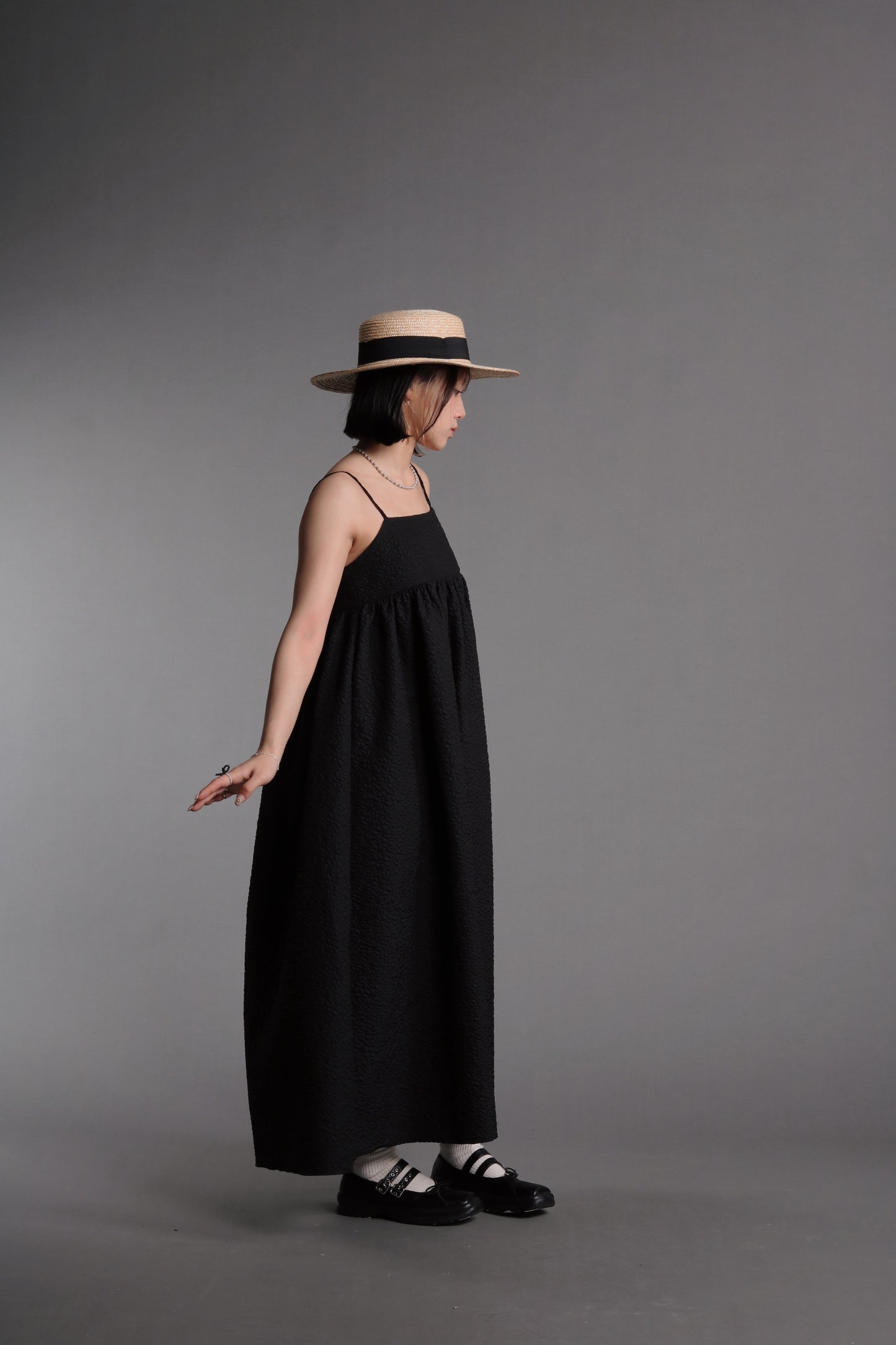 Textured Sleeveless Dress (Black)