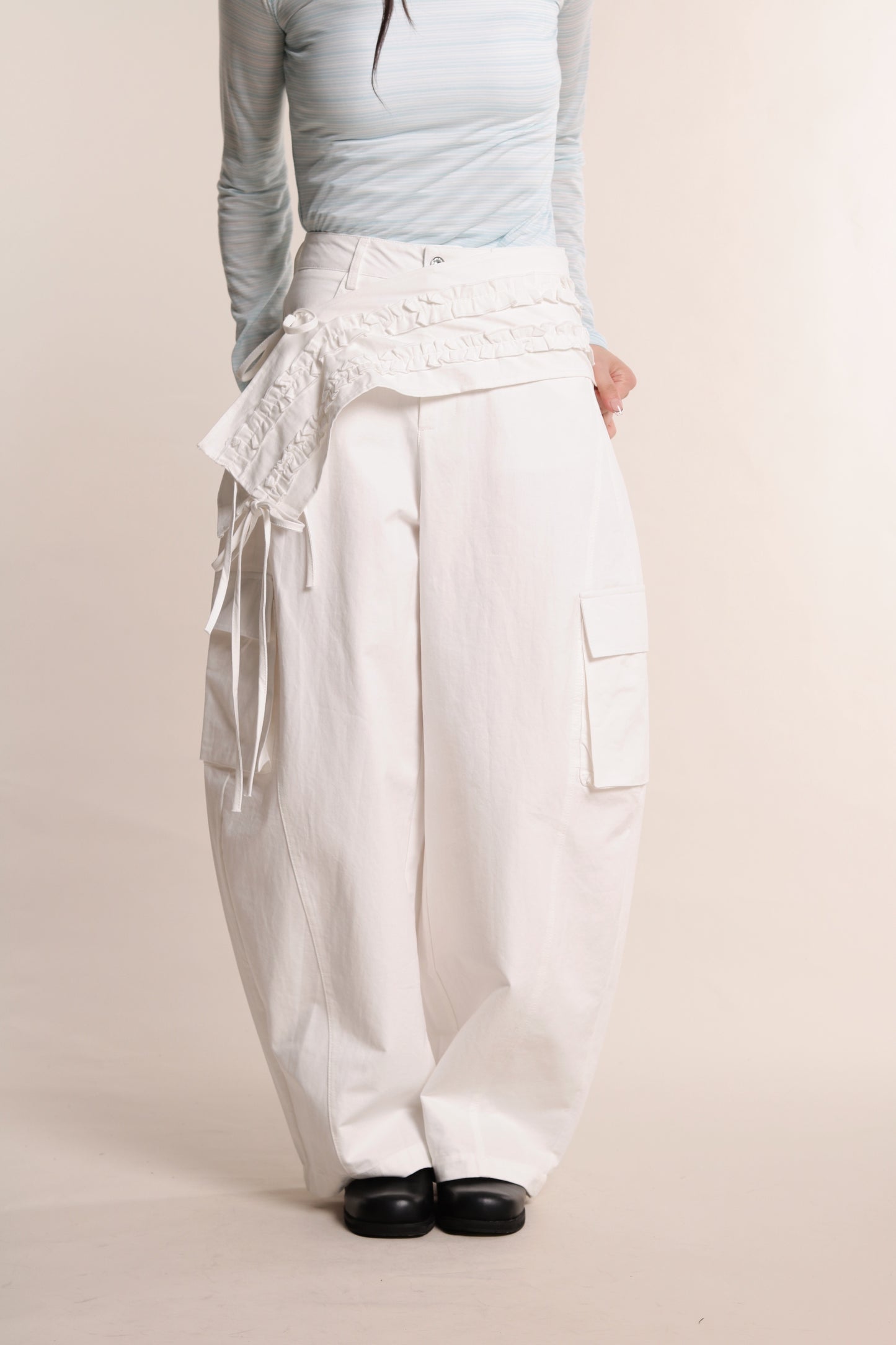 Ruffle Belt Pants (White)