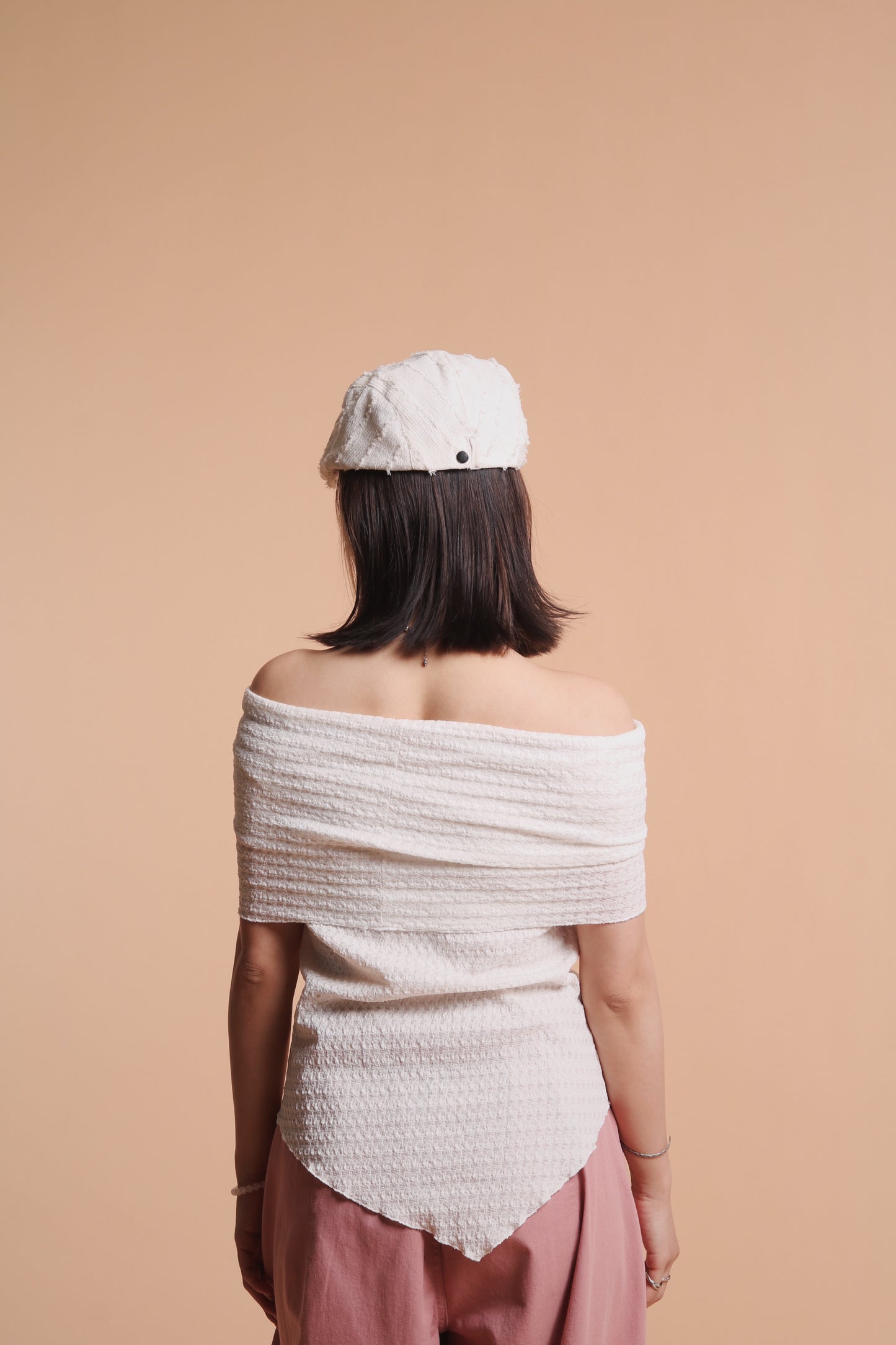 Frayed News Cap (White)