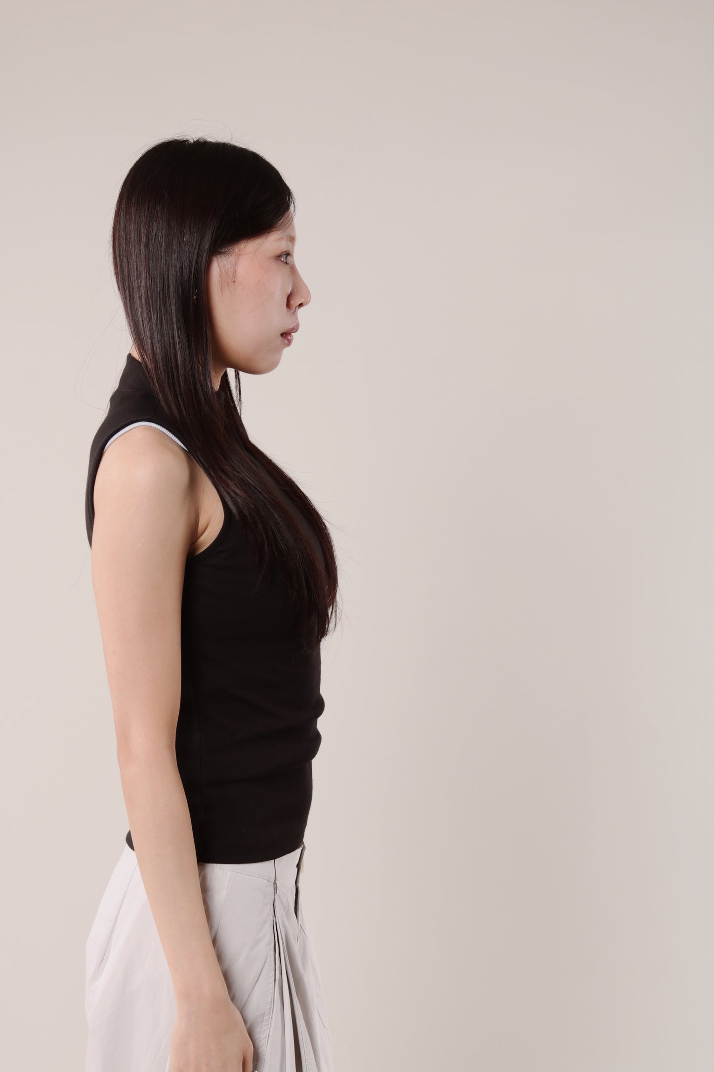Mock Neck Sleeveless Top (Black)