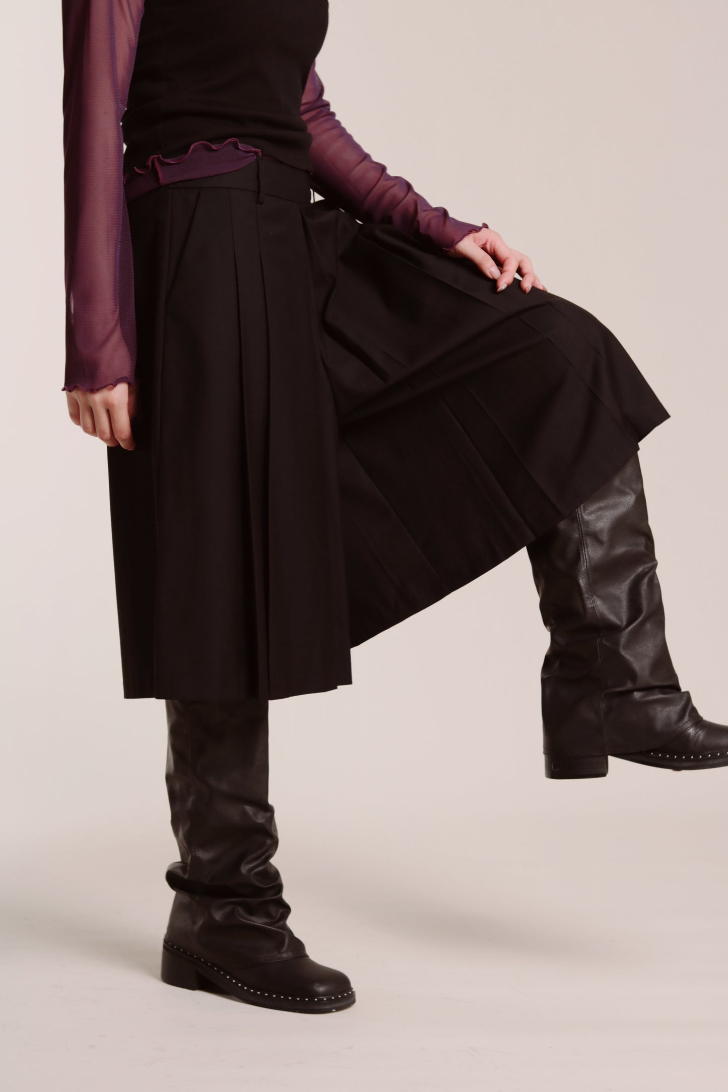 Layered Pleat Shorts (Black)