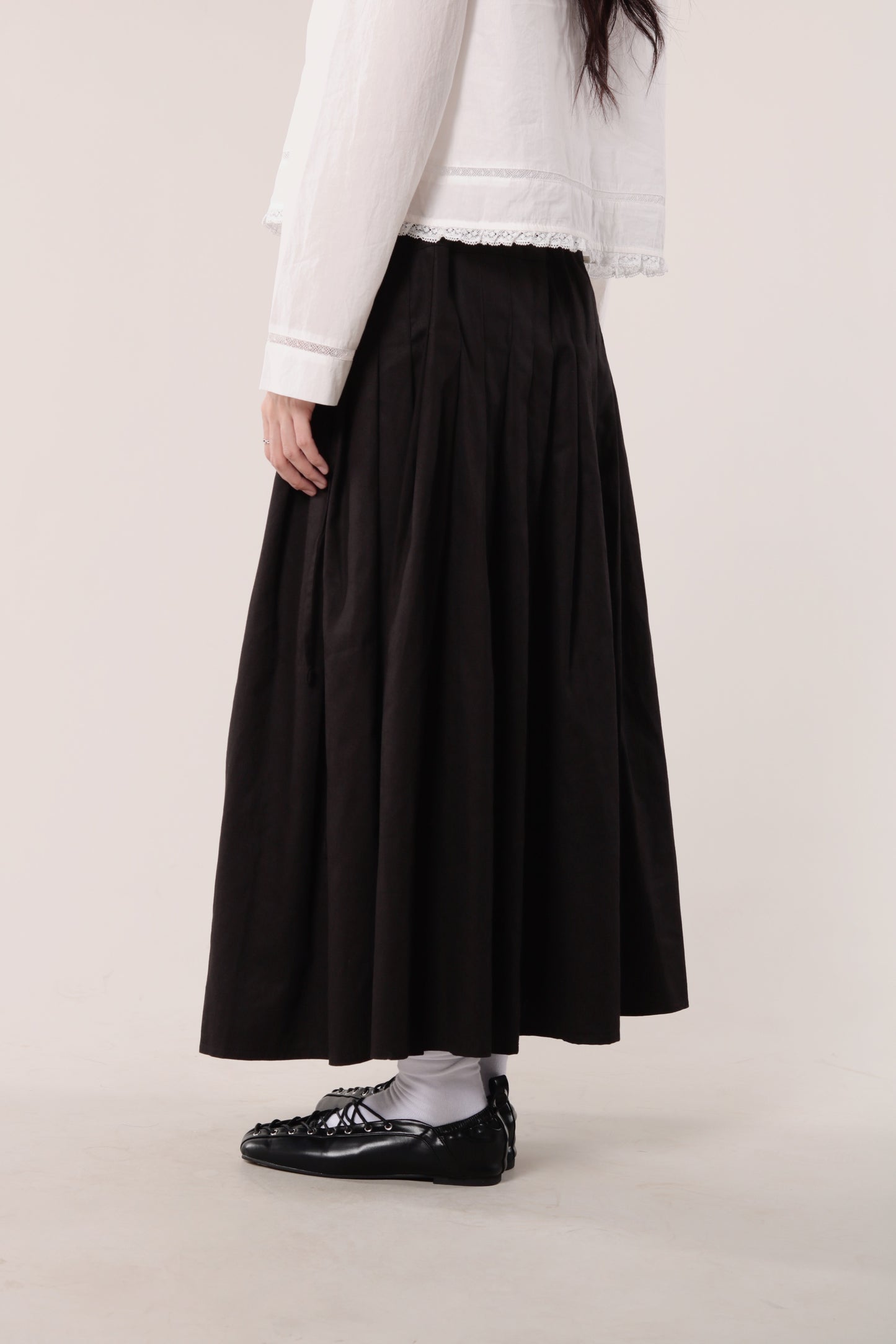 Pleated Skirt (Black)