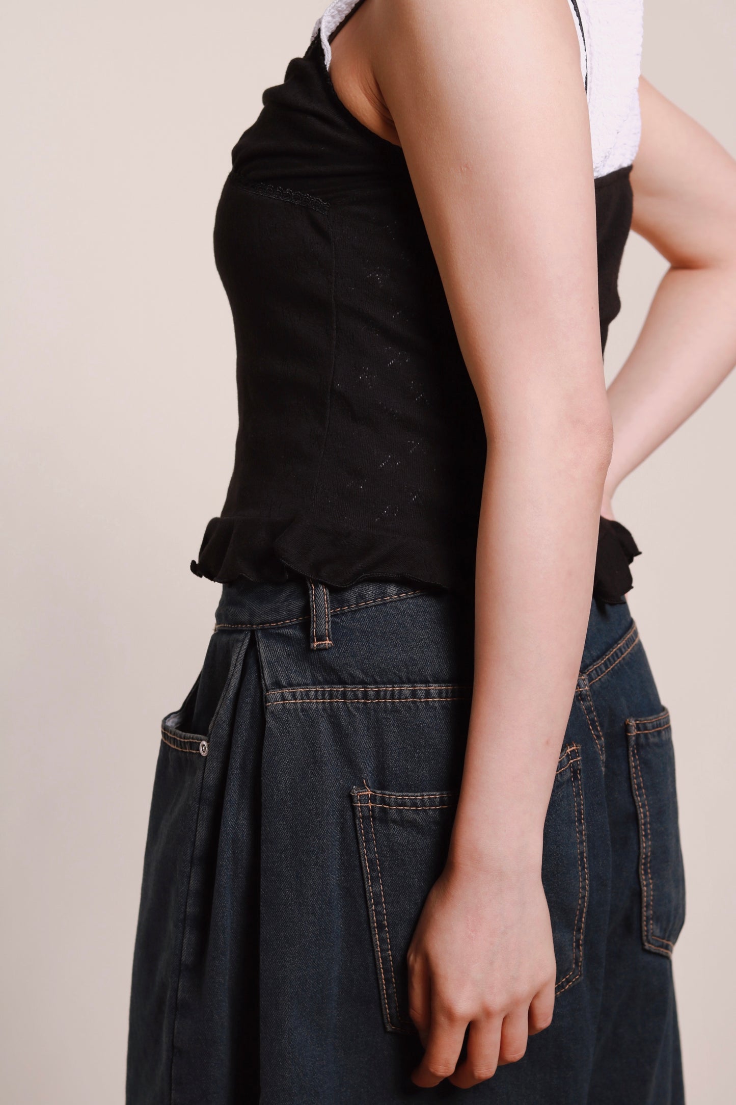 Ruffle Ribbon Sleeveless Top (Black)