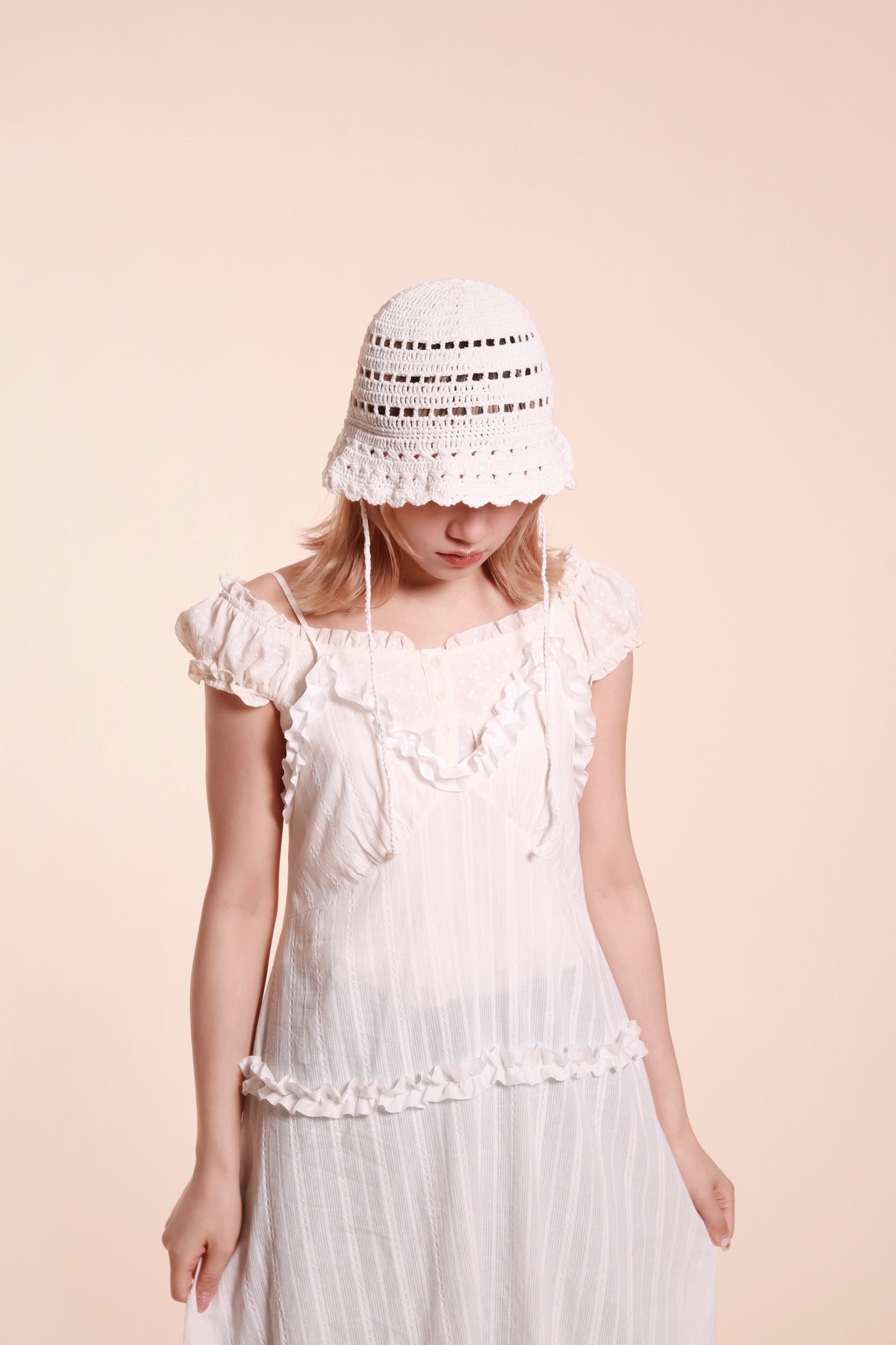 Frill Sleeveless Dress (White)