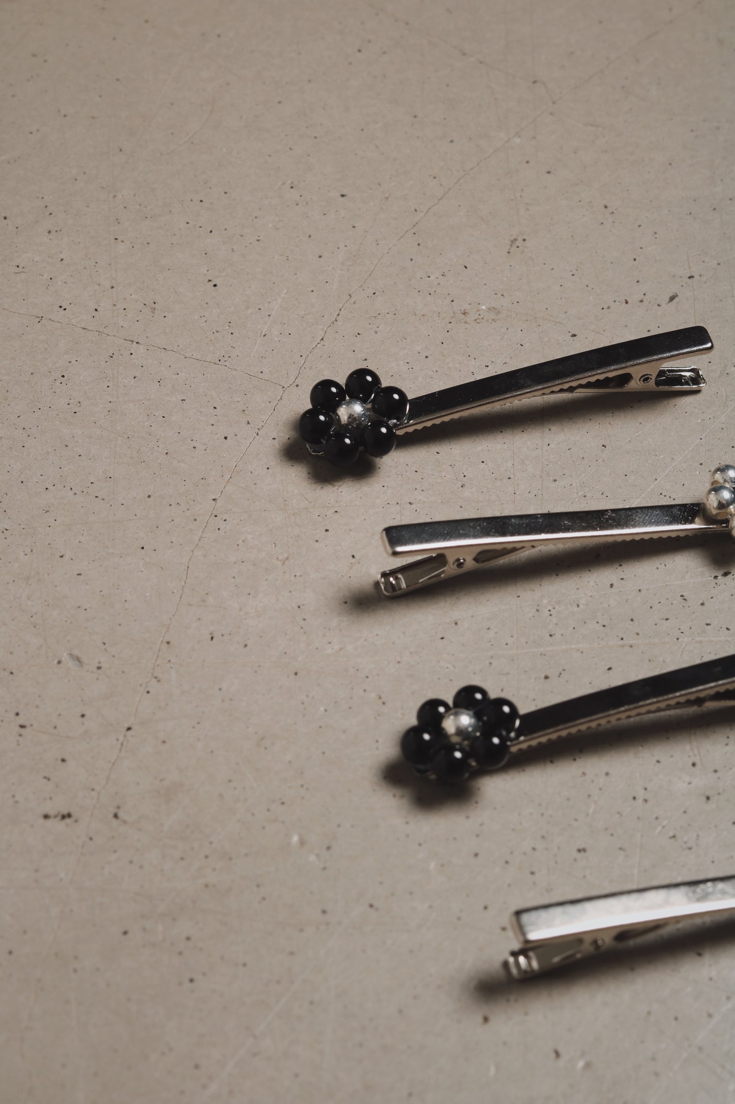 Flower Hair Pin Set (Black/Silver)