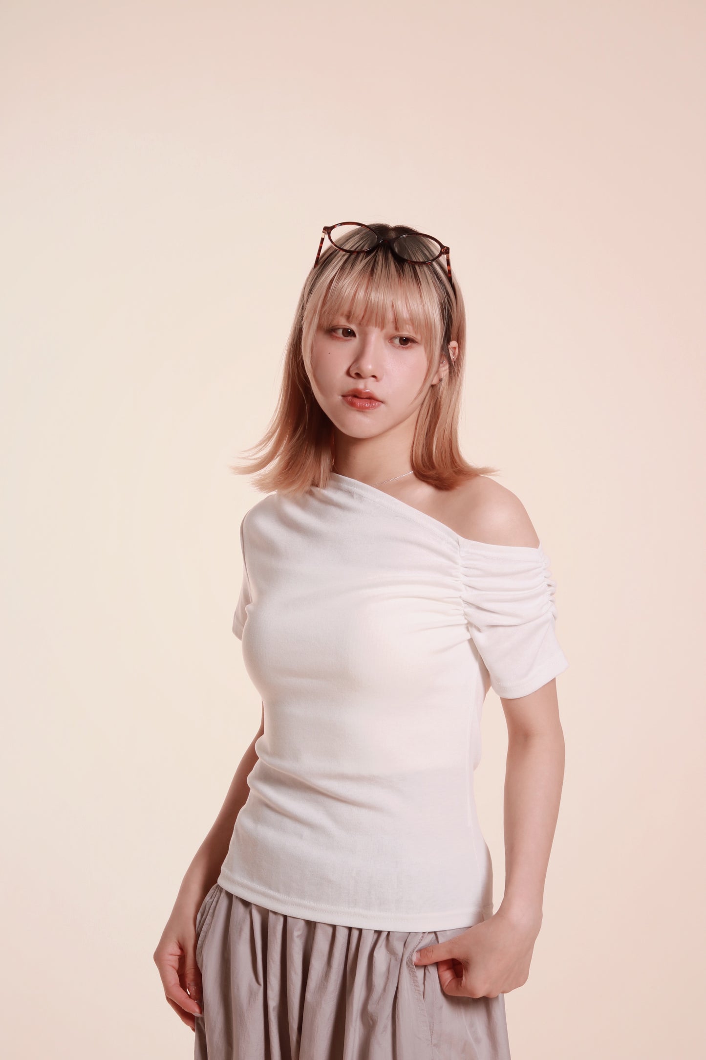 Asymmetry Top (White)
